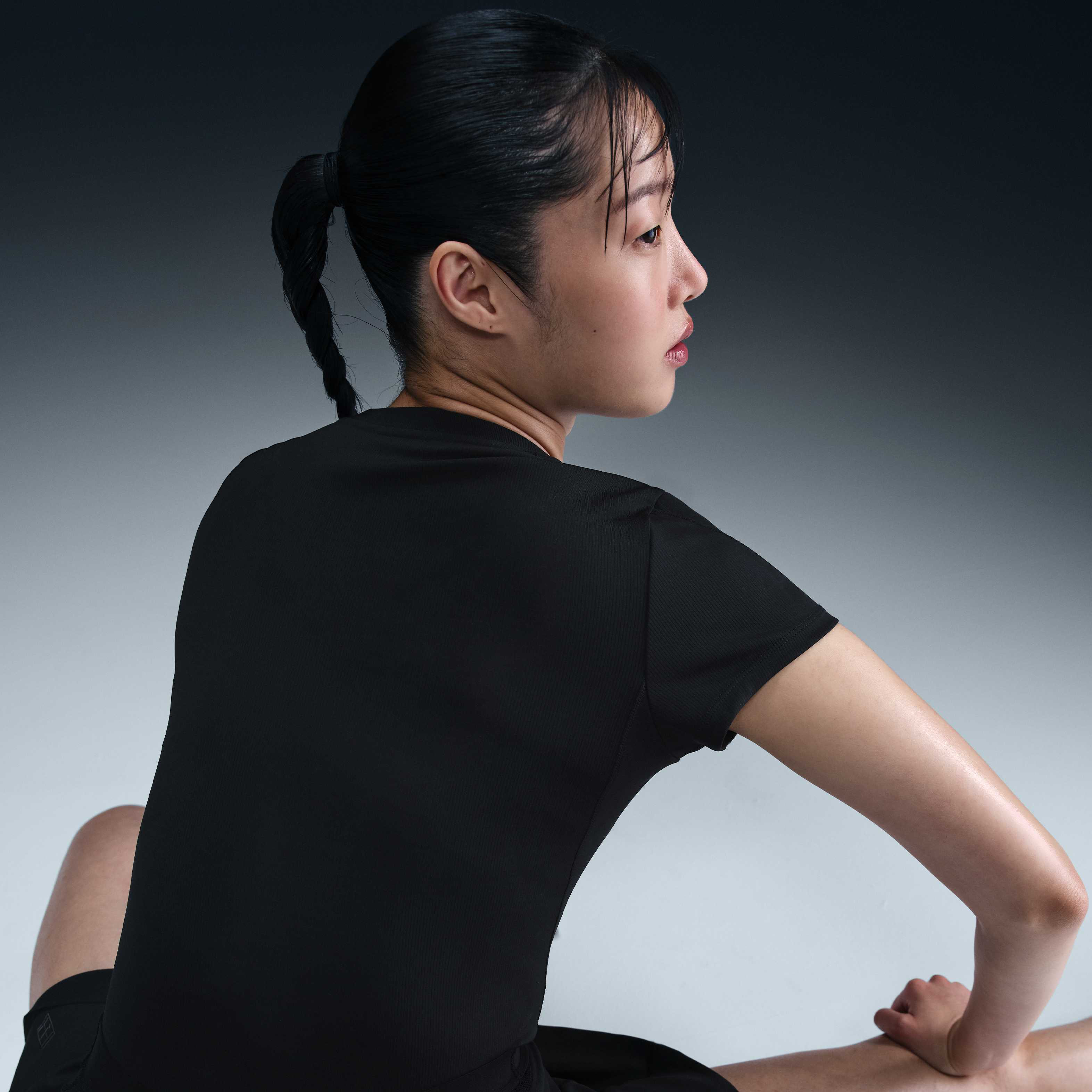 NikeCourt Advantage image number 2