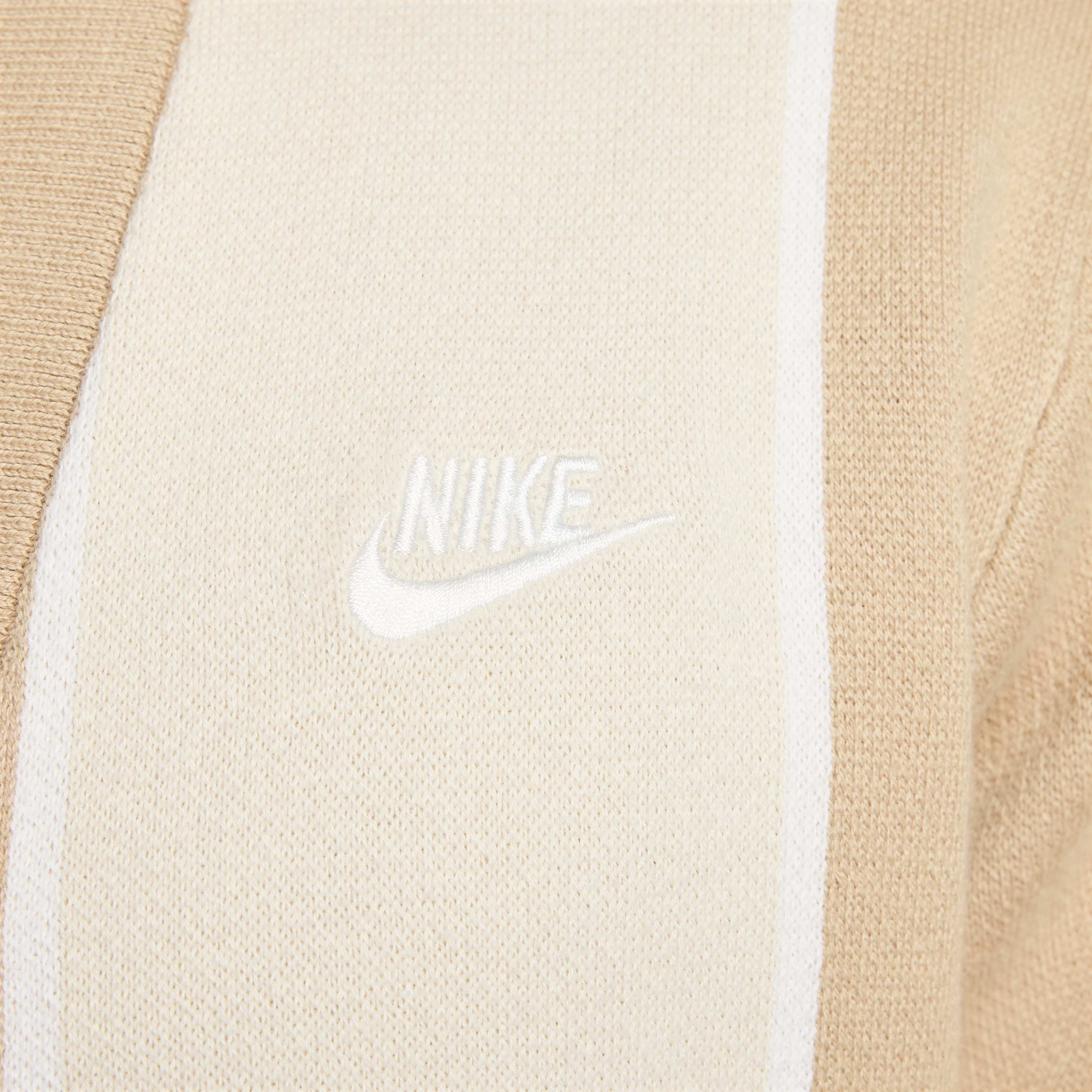 Nike Club image number 3