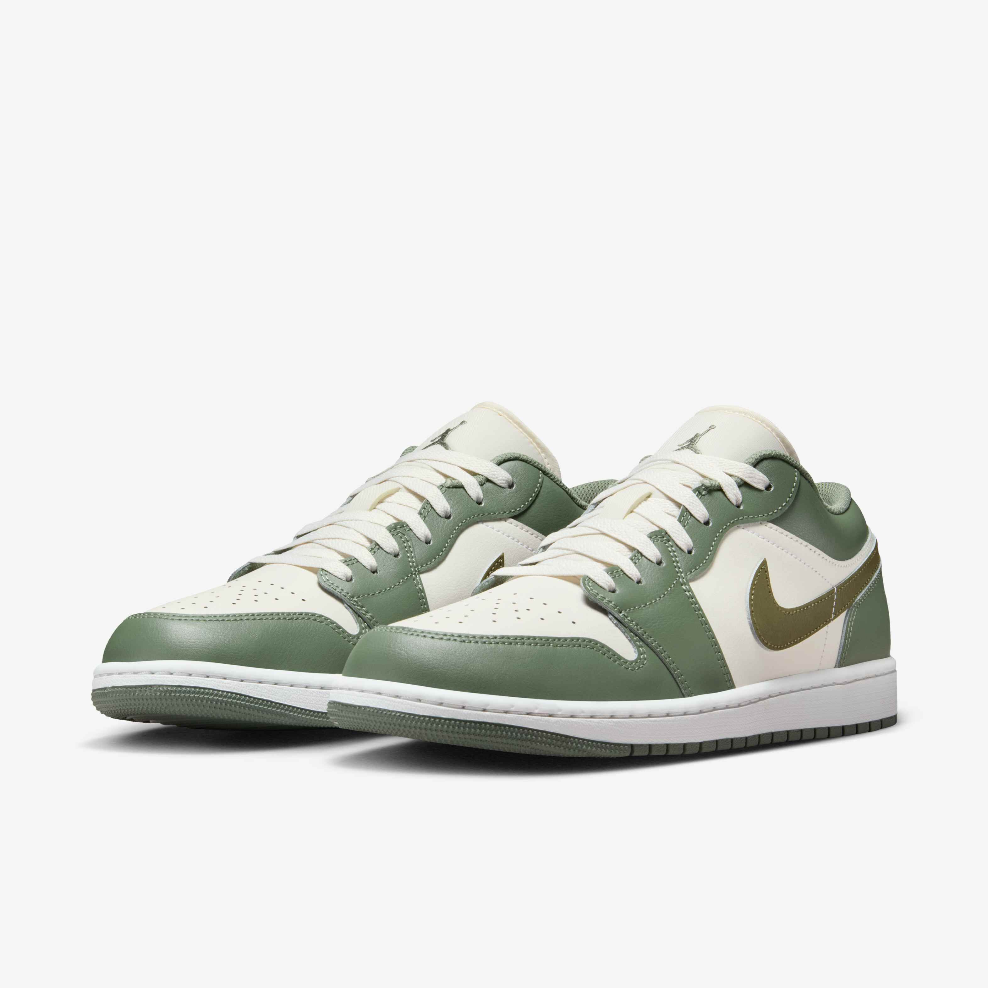 Air Jordan 1 Low image number 4
