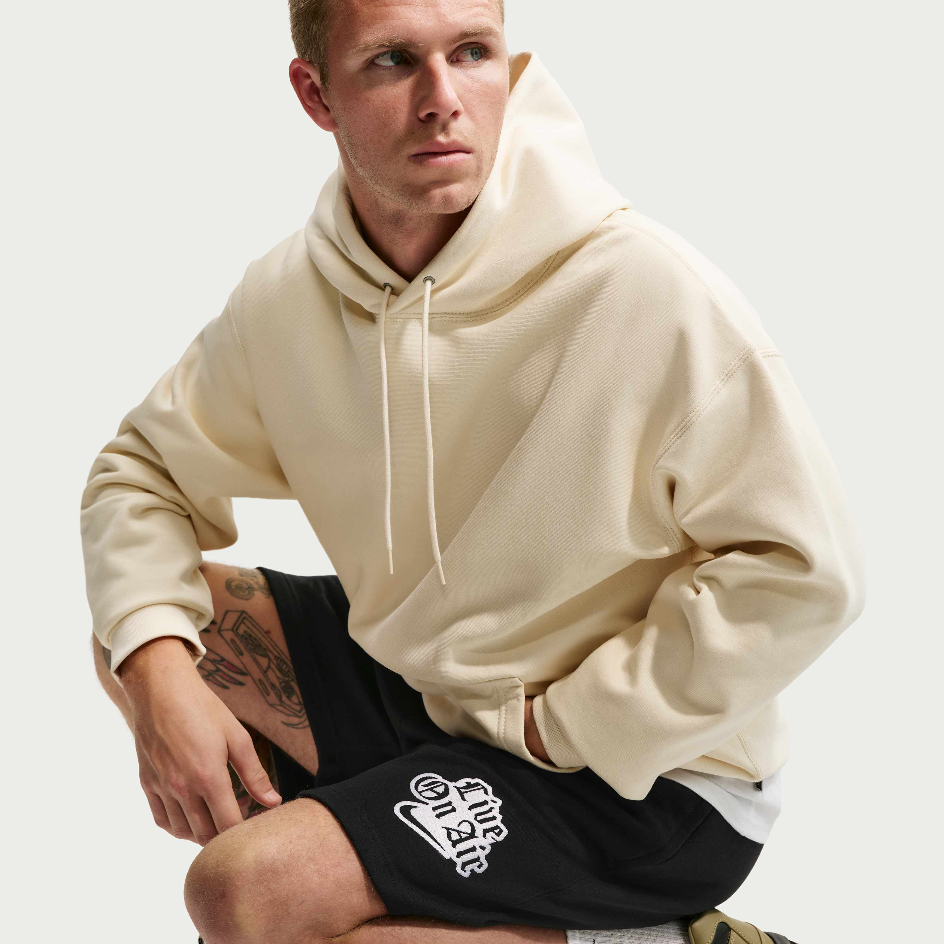 Nike Solo Swoosh image number 3