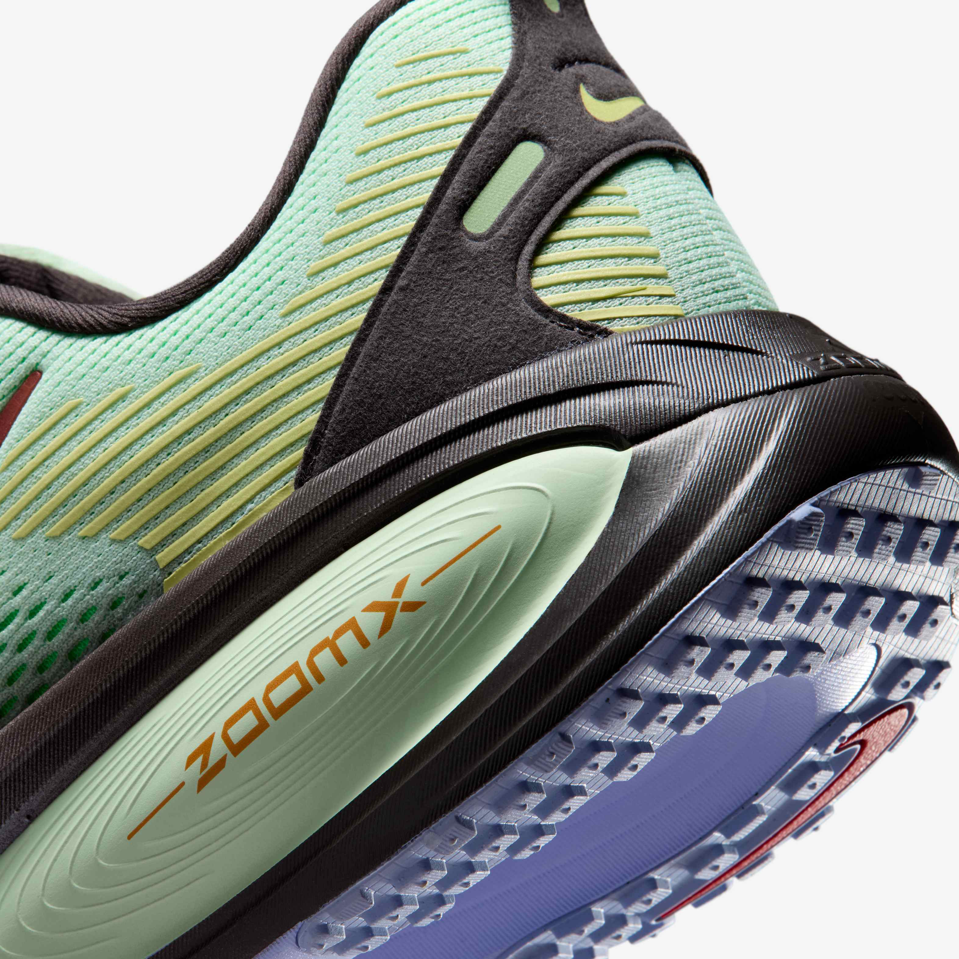 Nike Vomero 18 SE image number 7