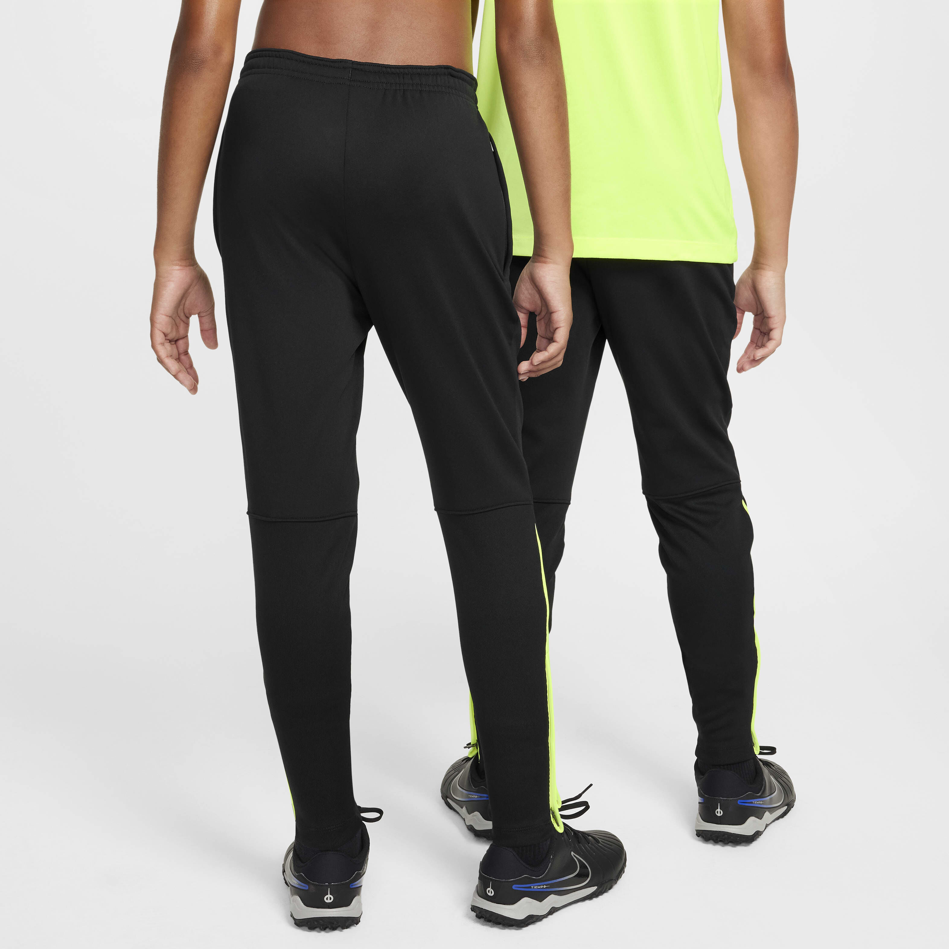 Nike therma squad deals