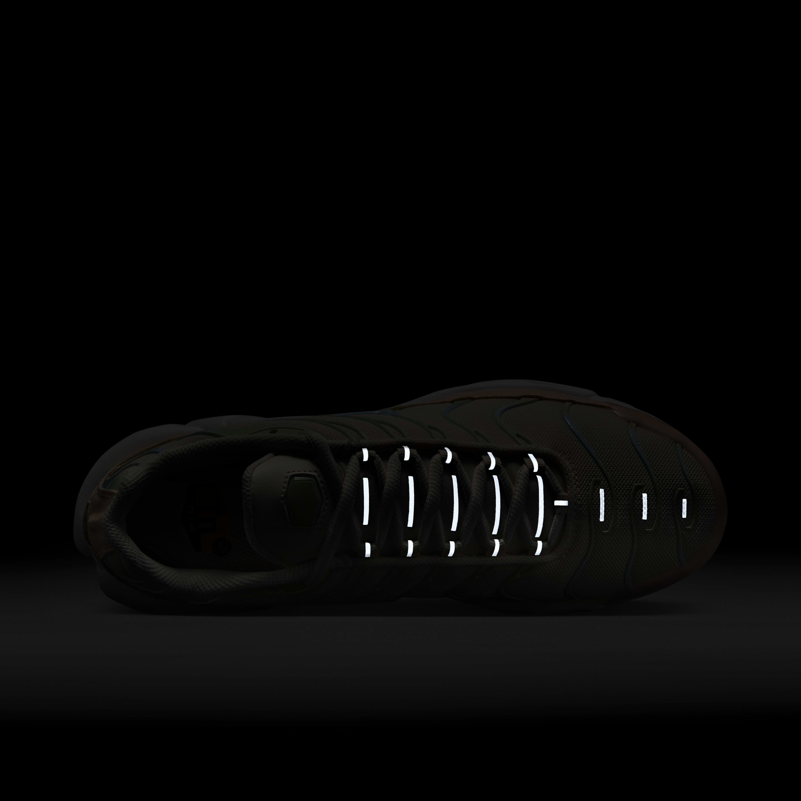 Nike Air Max Plus image number 8