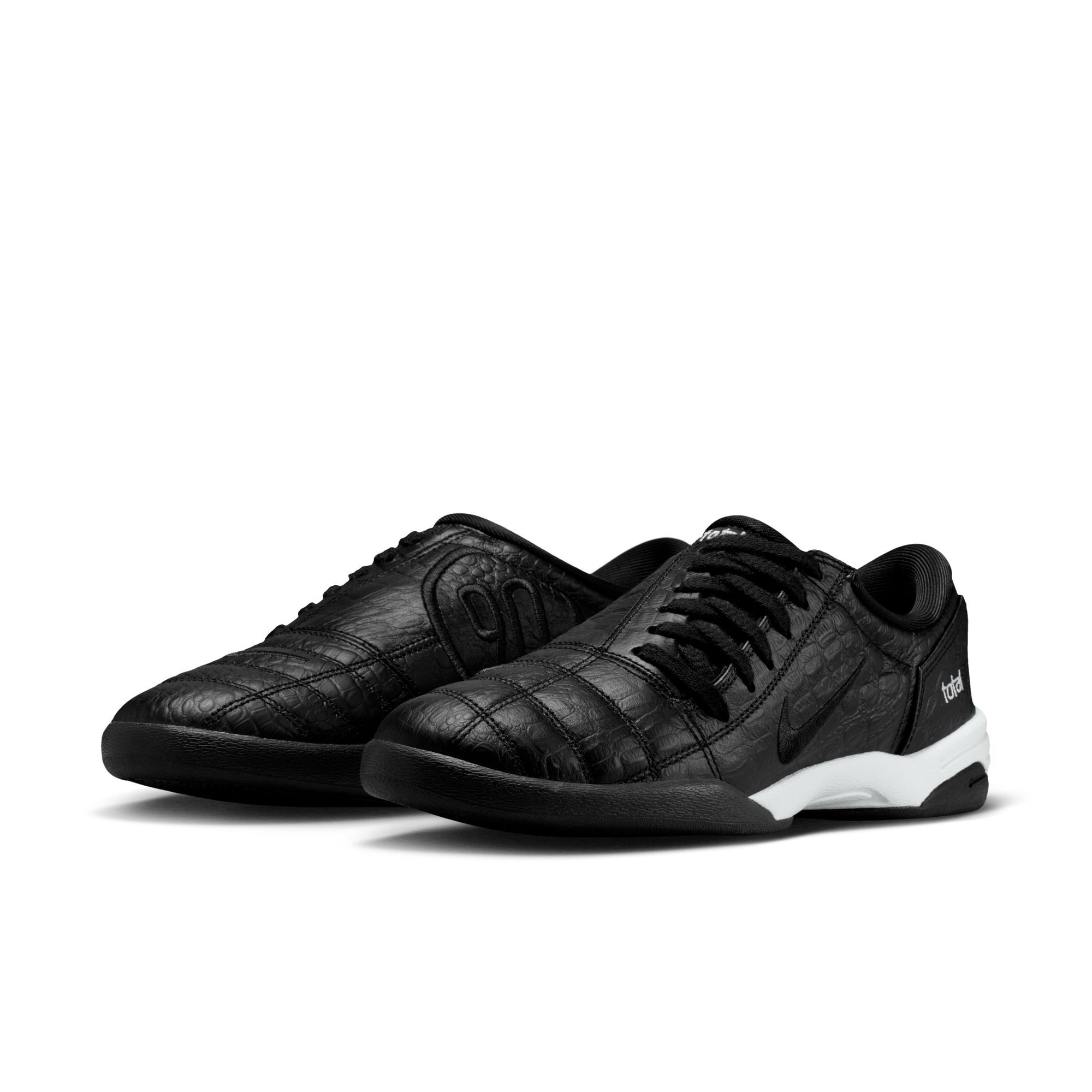 Nike Total90 image number 2