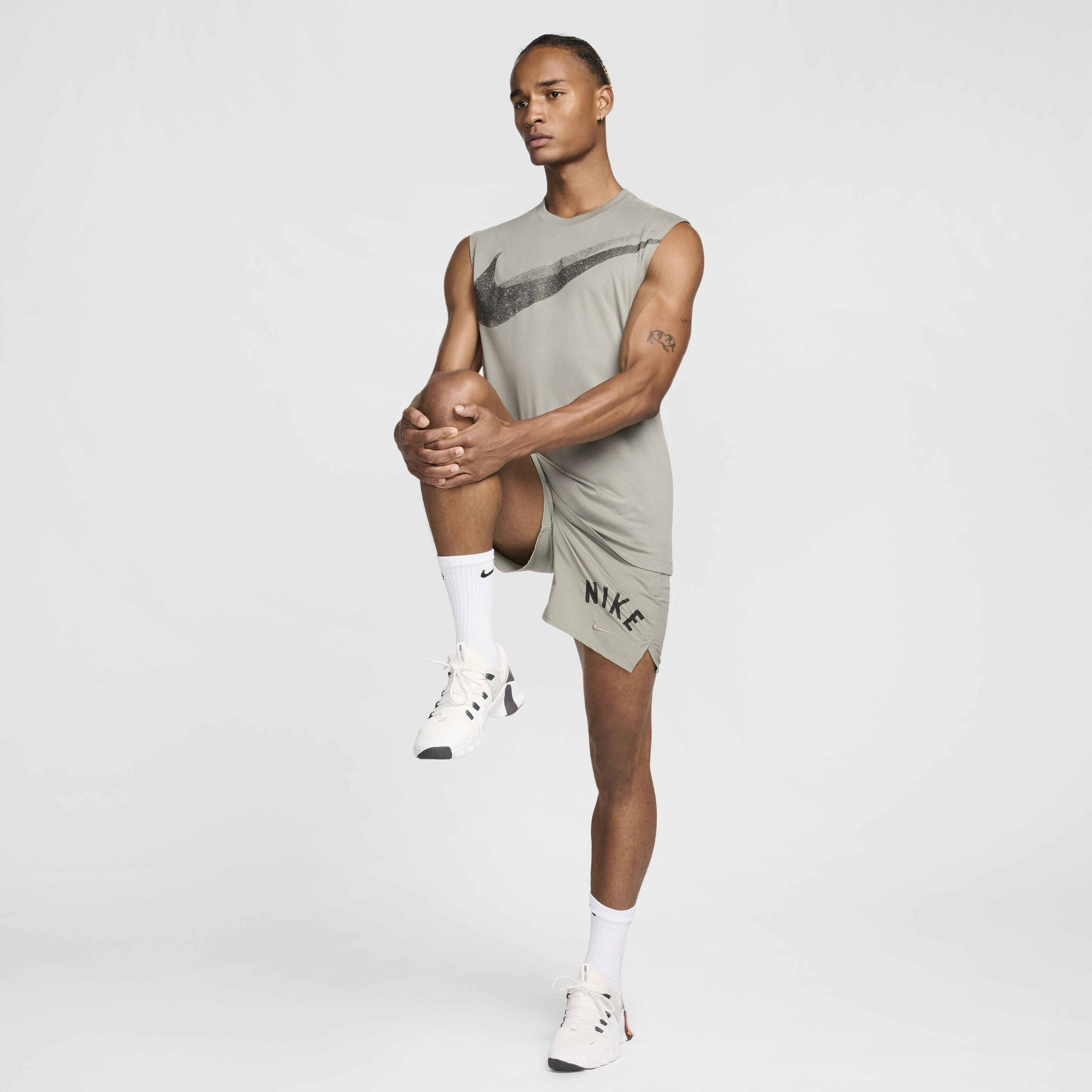 Buy Nike Men s Dri FIT Sleeveless Fitness T Shirt Nike Qatar Official