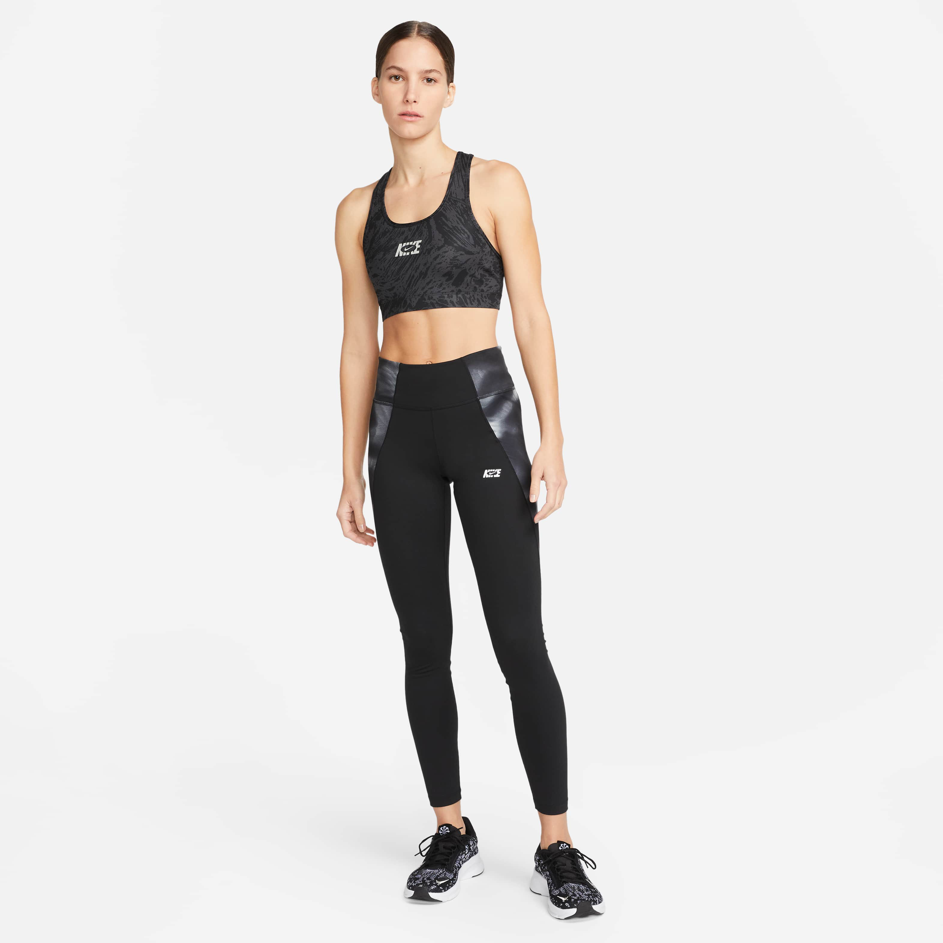 Nike Swoosh Icon Clash image number 4