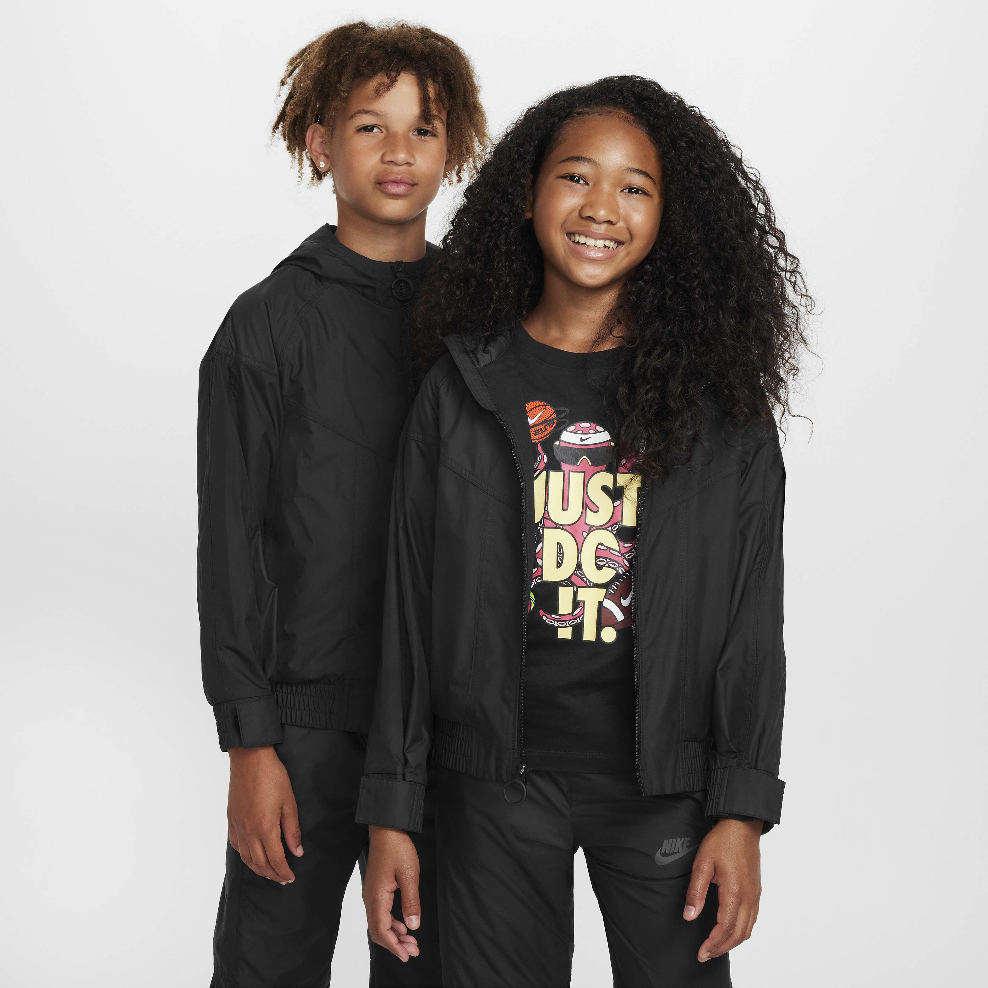 Buy Nike Sportswear Windrunner EasyOn Older Kids Repel Jacket Nike Qatar Official