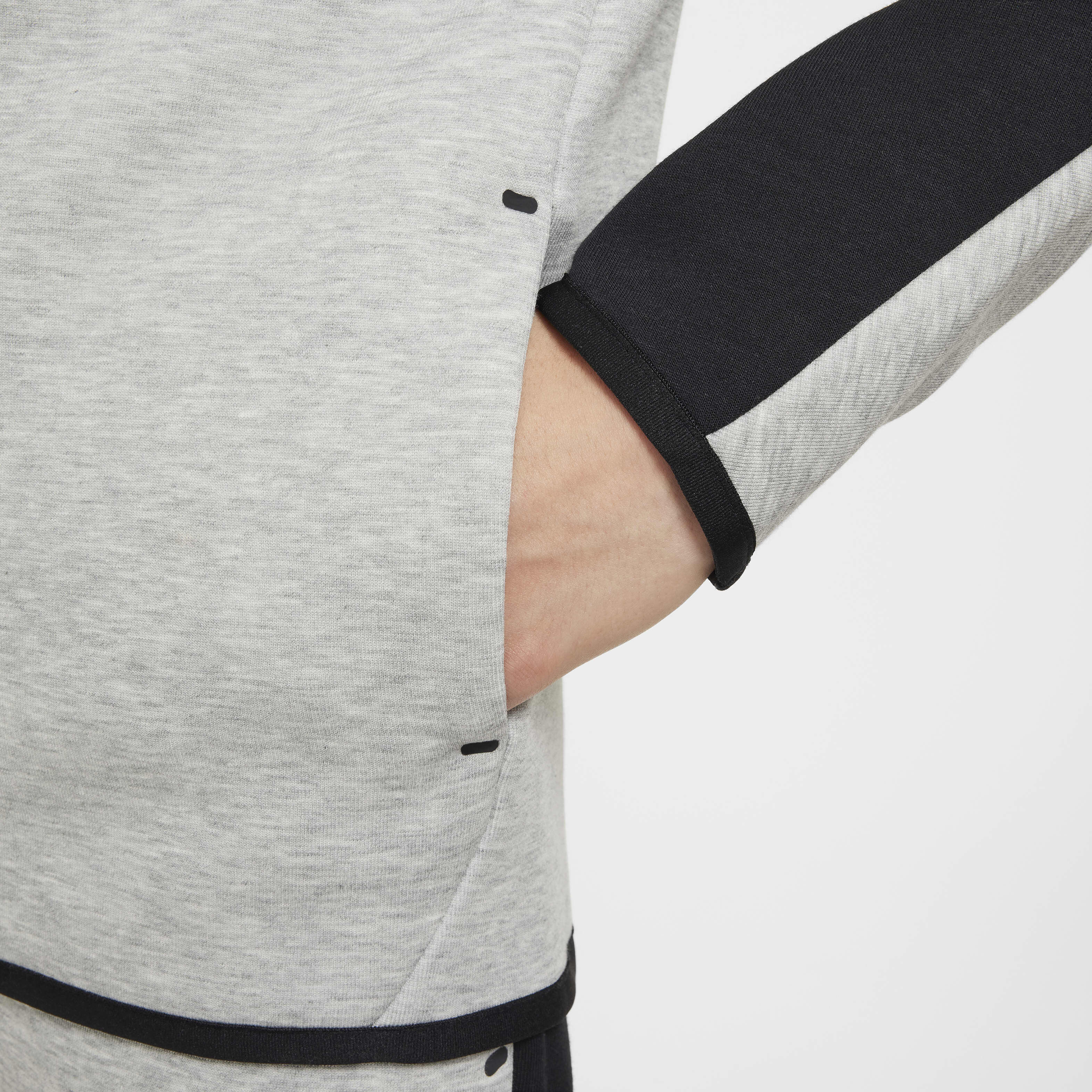 Nike Sportswear Tech Fleece image number 4
