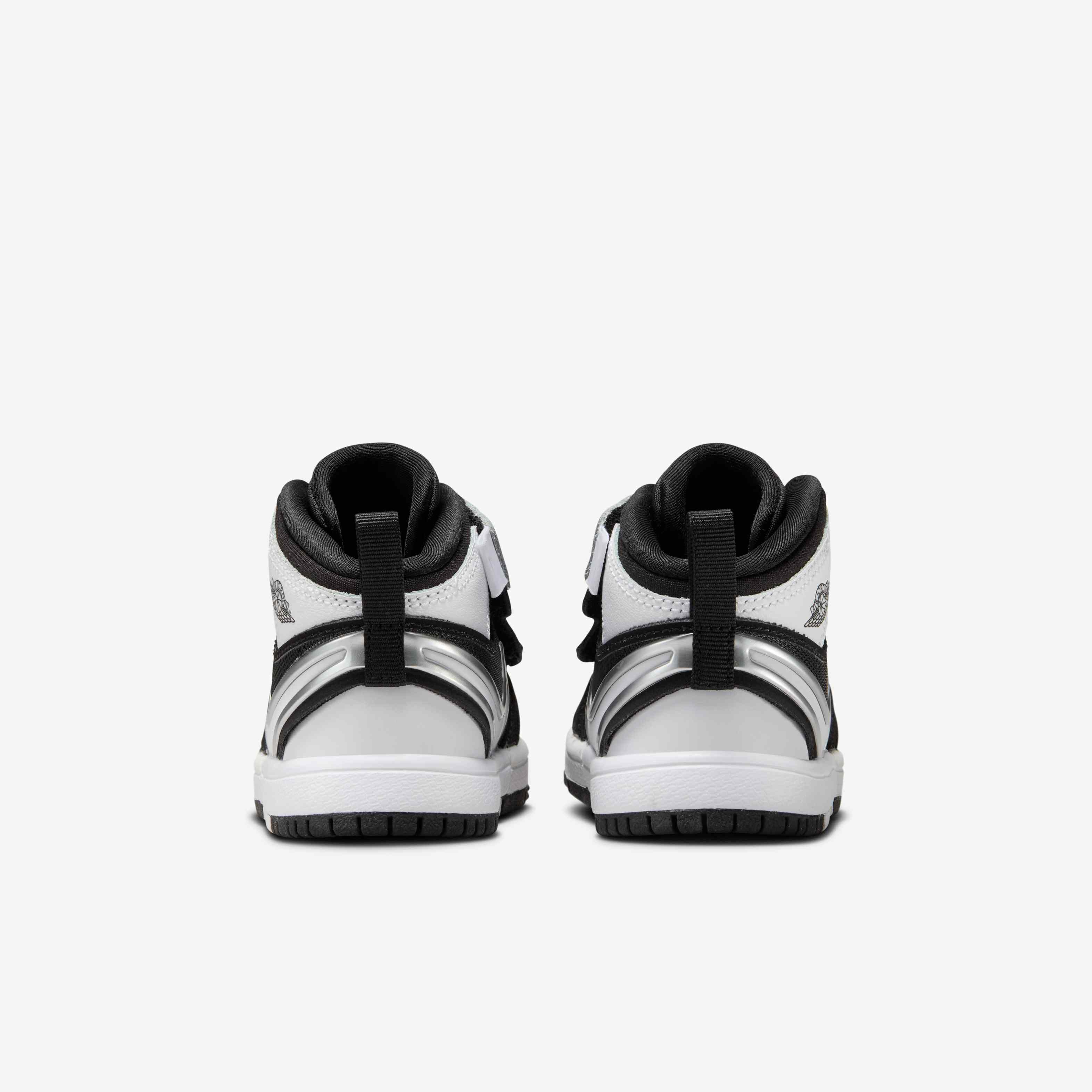 جوردن 1 ميد ايزي اون image number 5