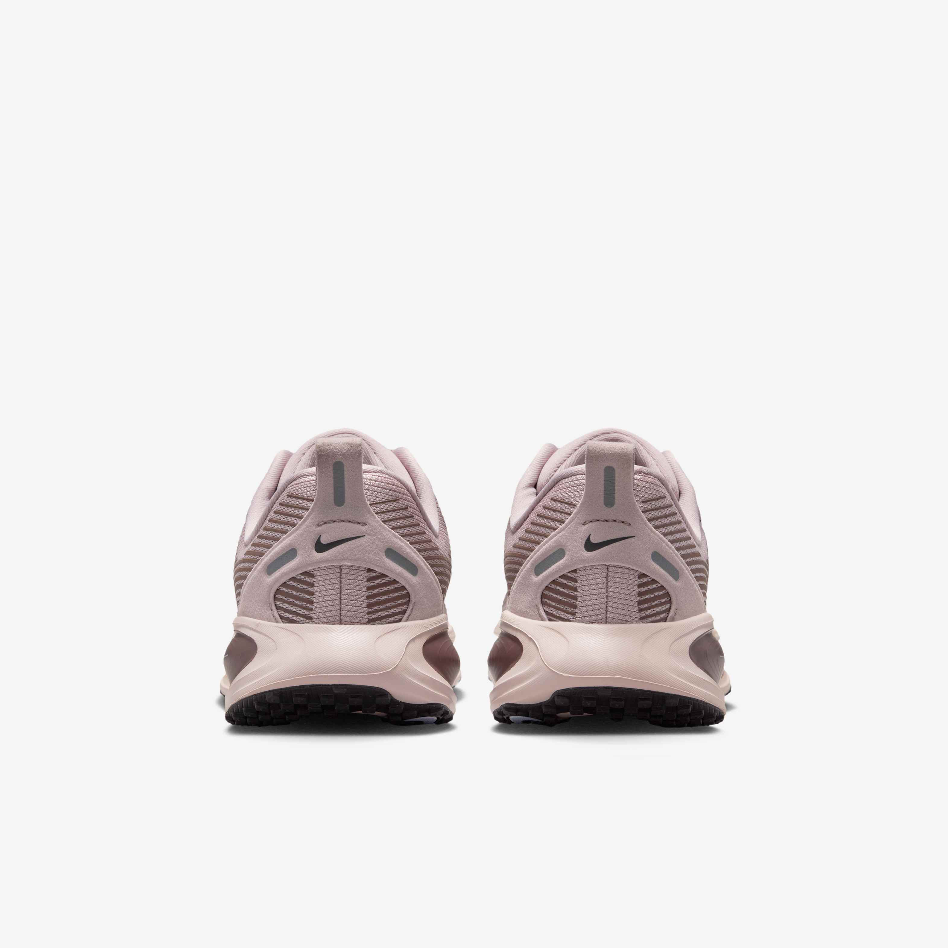 Nike Vomero 18 image number 5