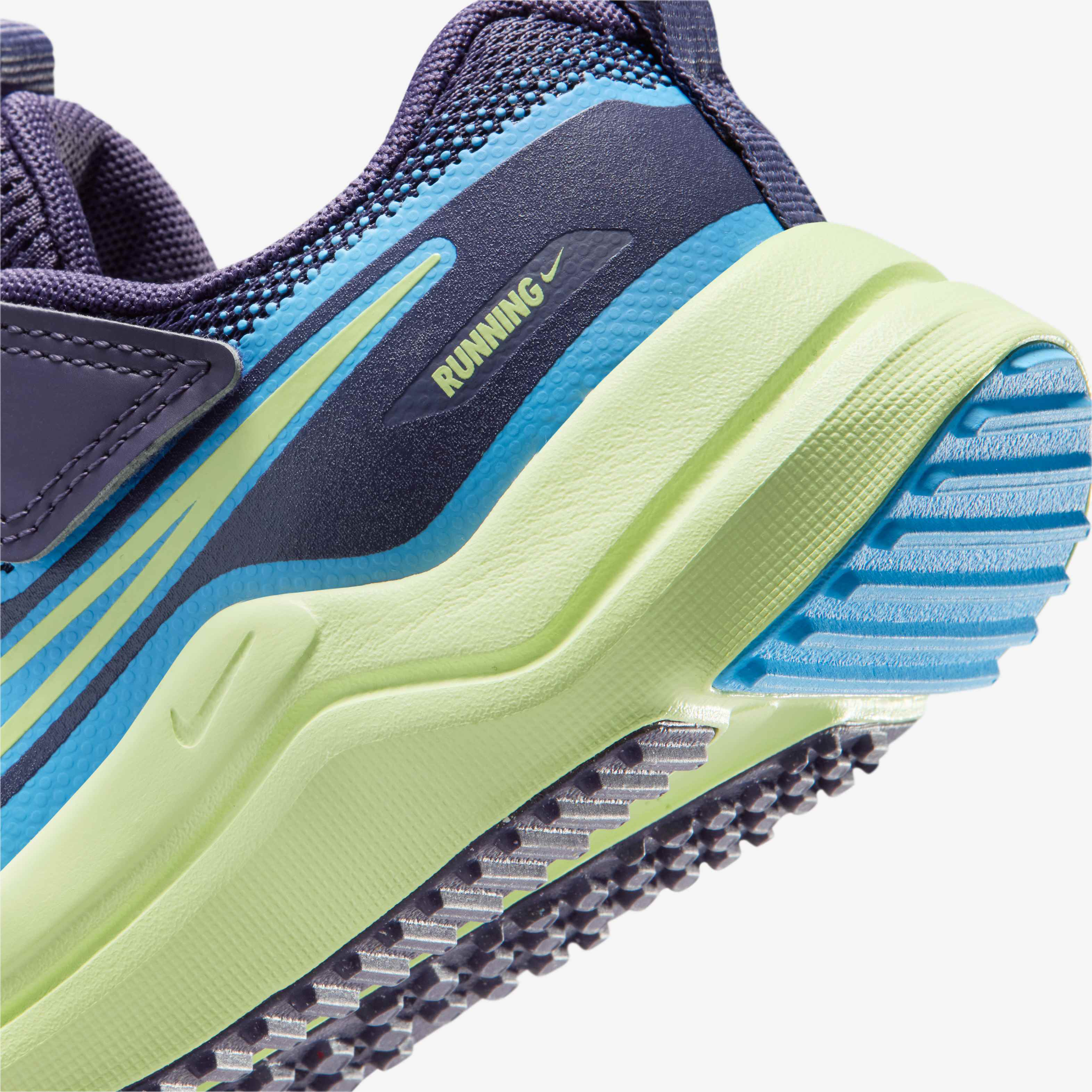 Nike Cosmic Runner image number 7