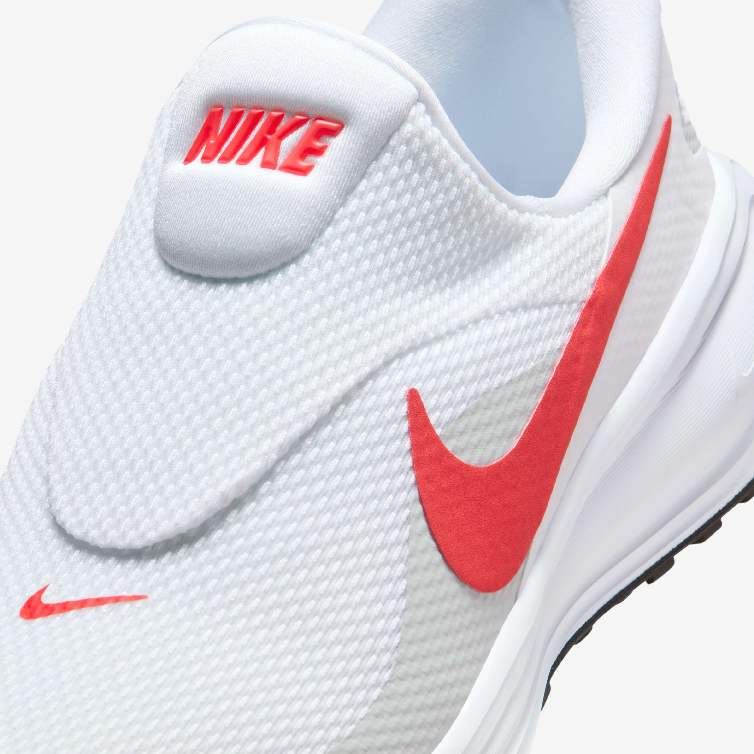 Nike Revolution 8 EasyOn image number 6