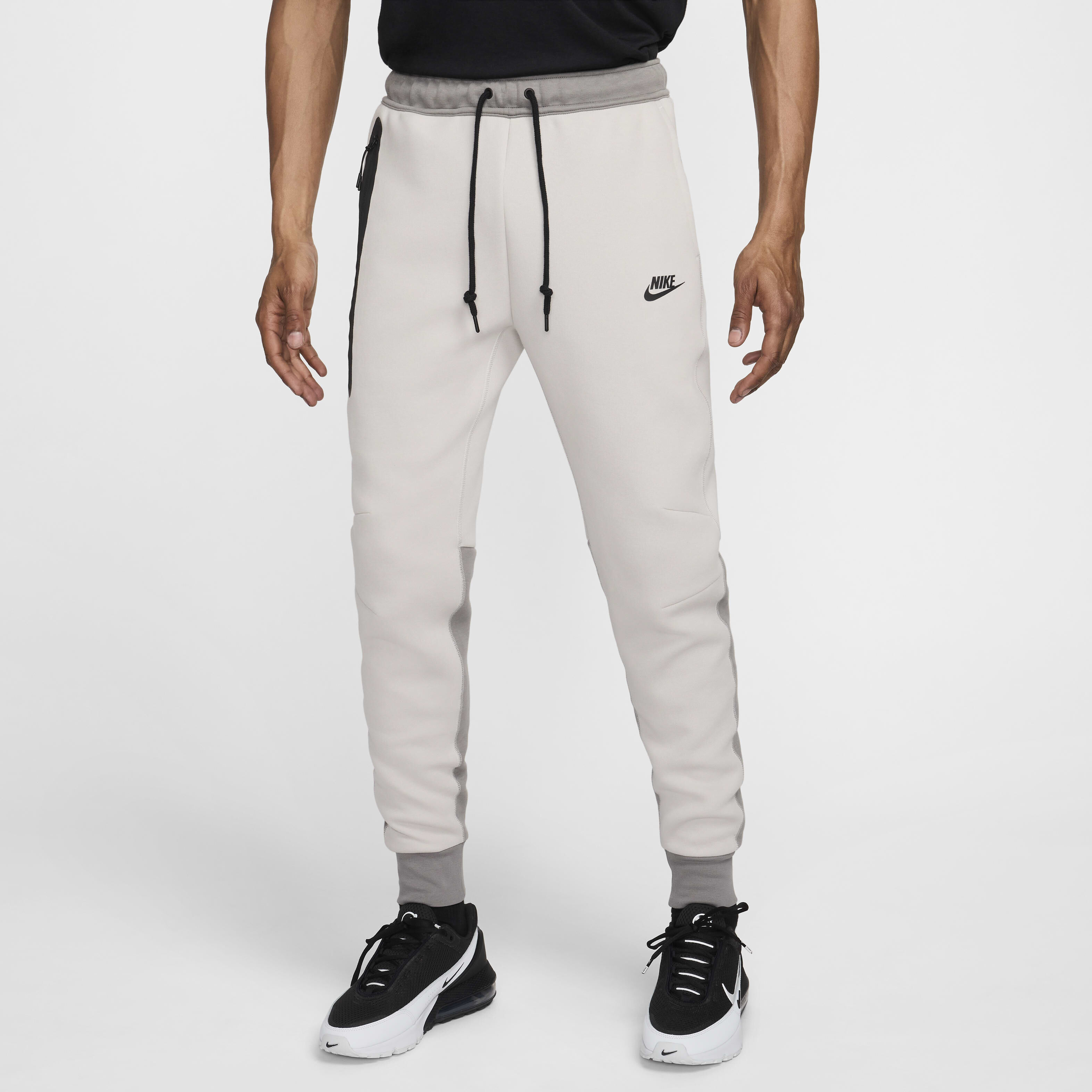 Nike Sportswear Tech Fleece image number 0