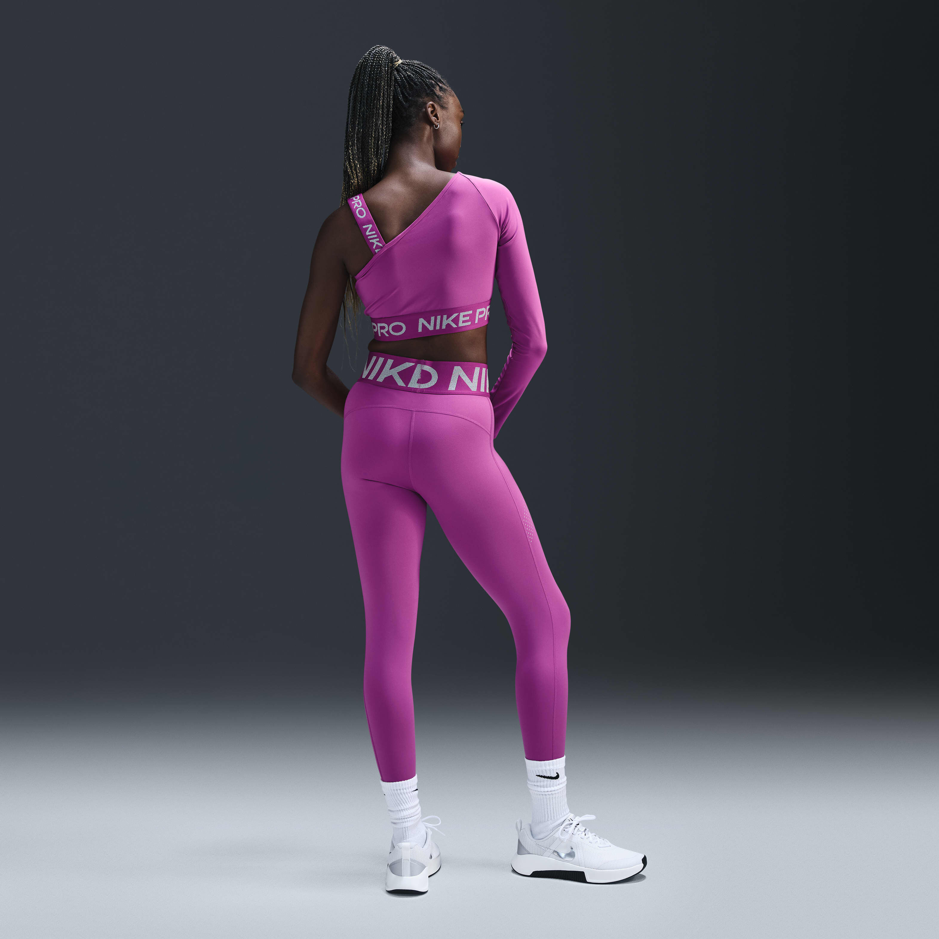 Nike Pro Shine image number 4