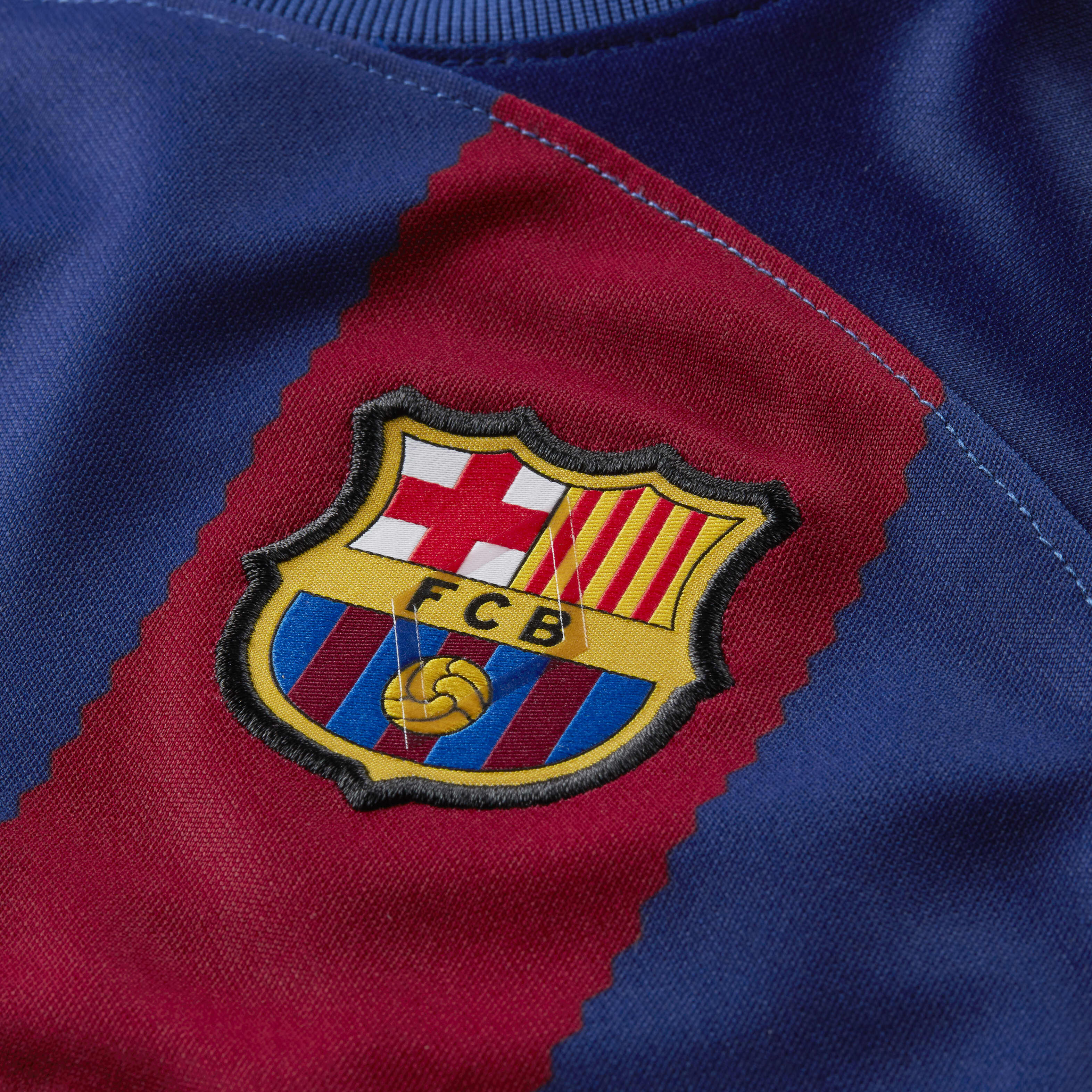 F.C. برشلونة 2023/24 الأساسي image number 2