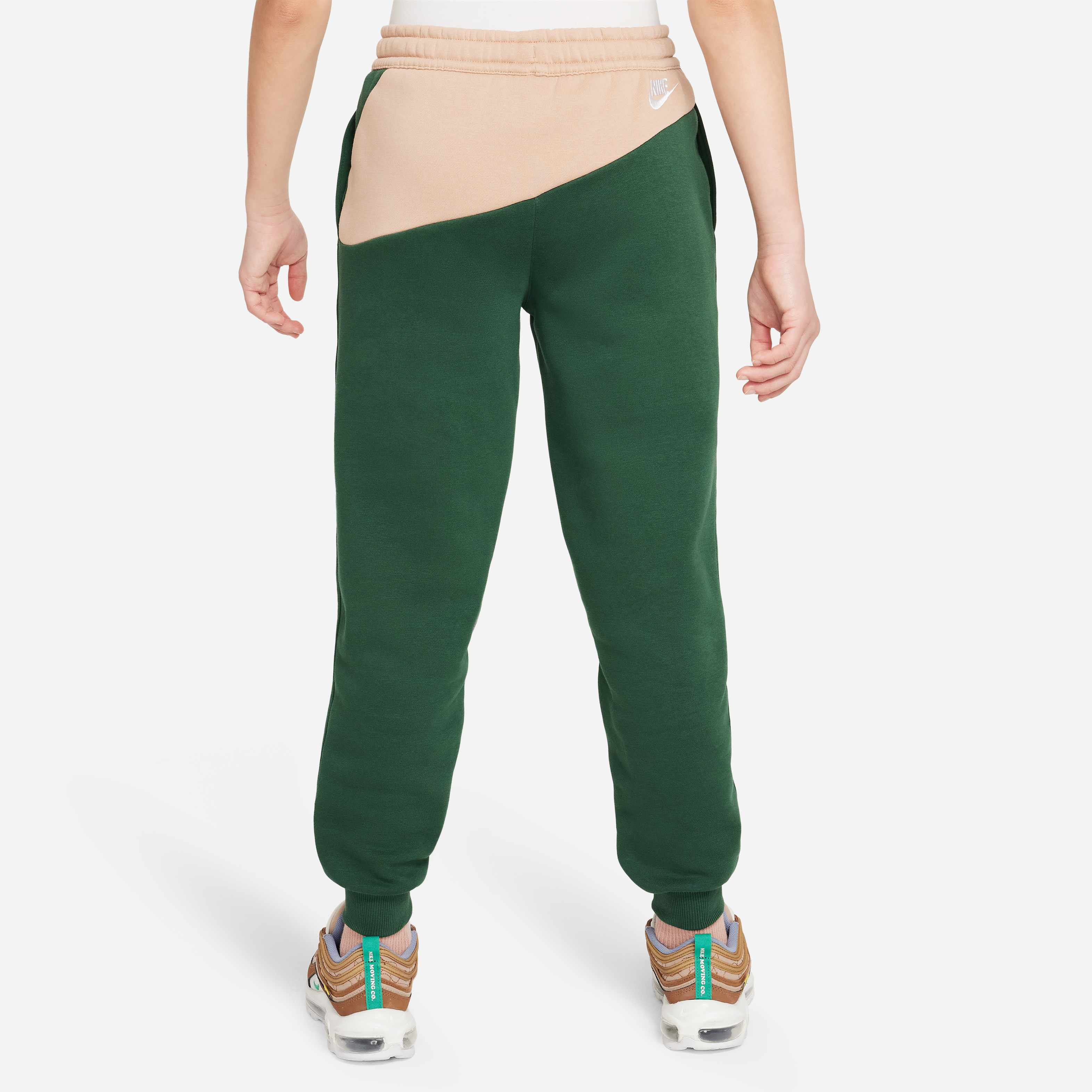 نايكي سبورتسوير امبليفاي image number 1