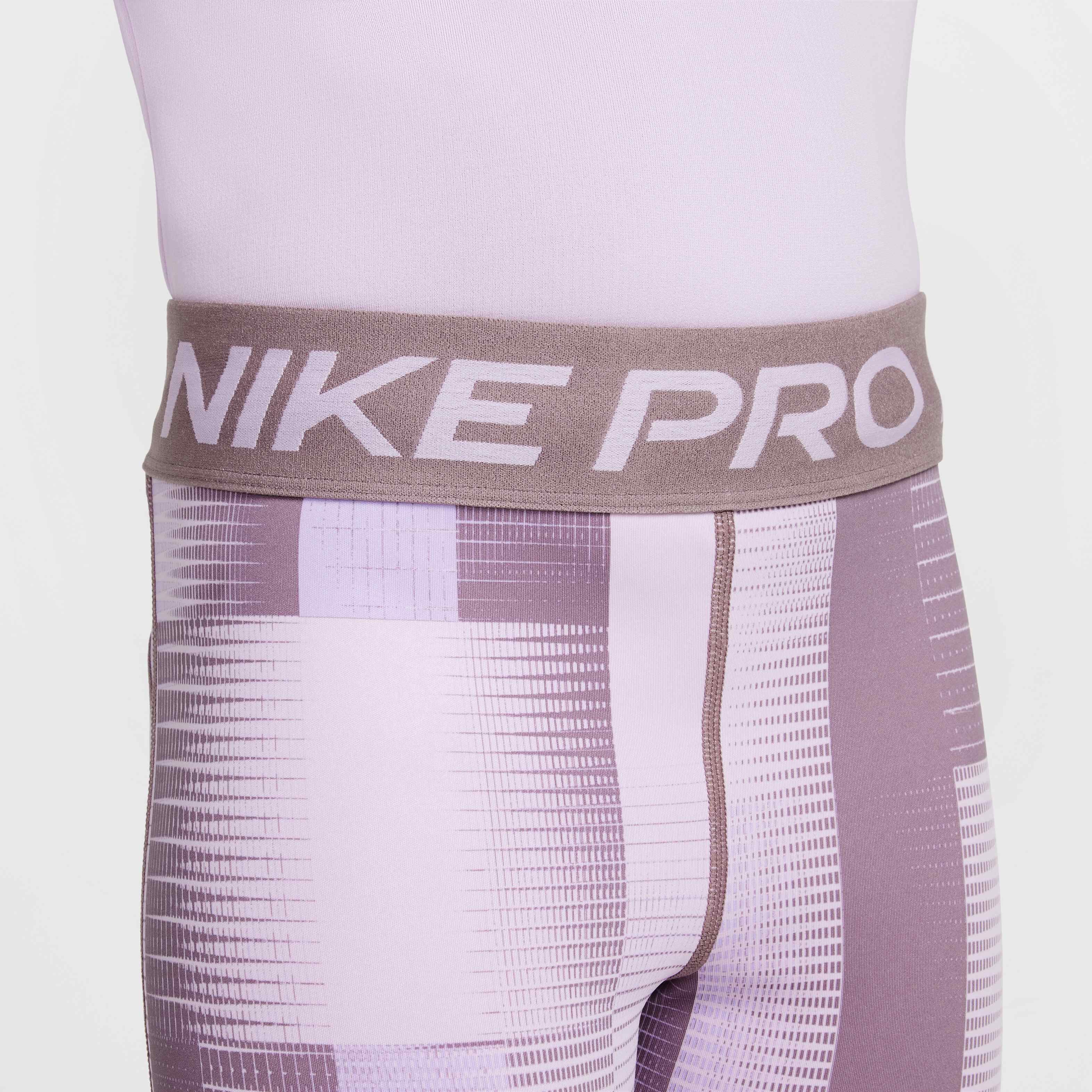 Nike Pro image number 3