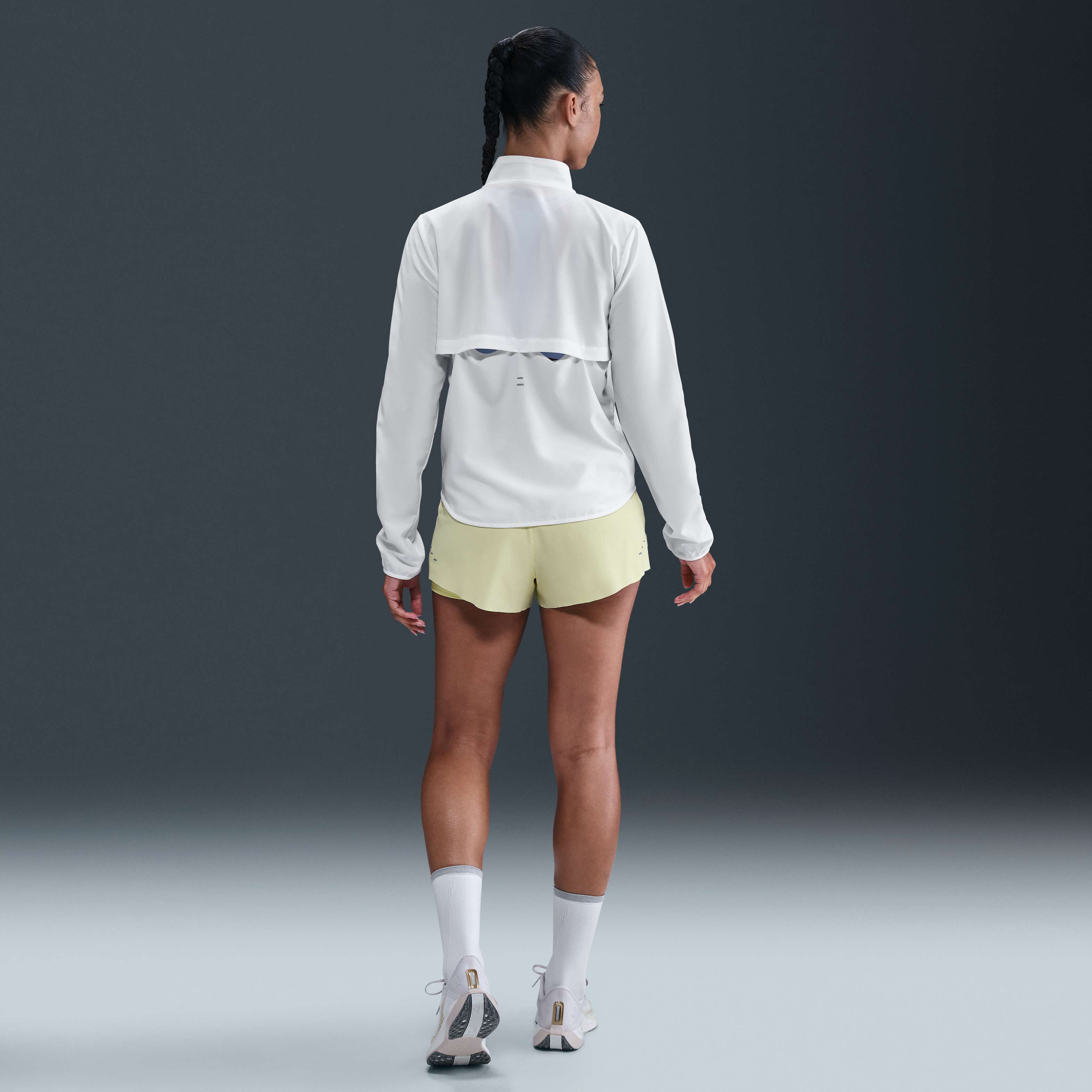 نايكي تيمبو image number 4