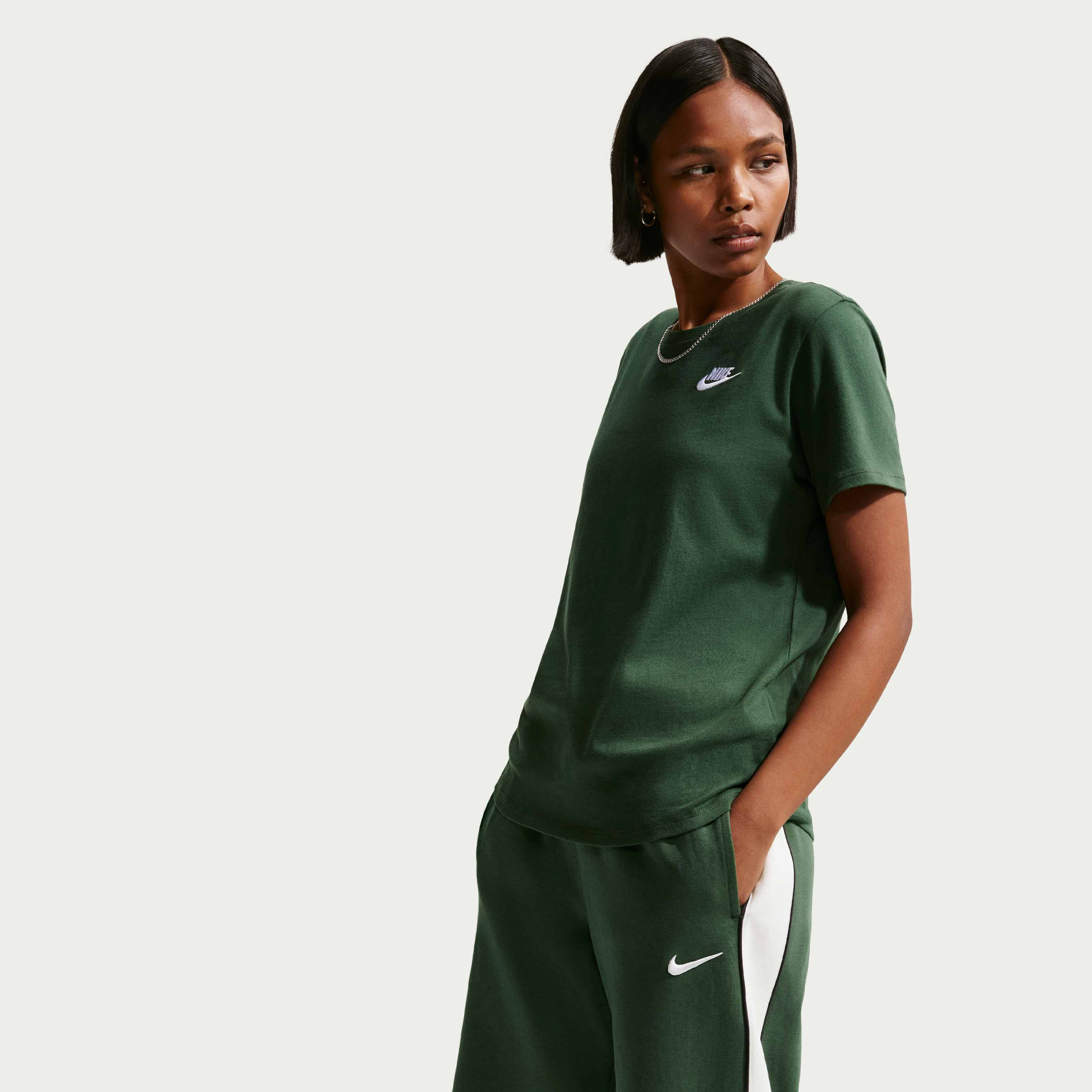 Nike Sportswear Club Essentials image number 2