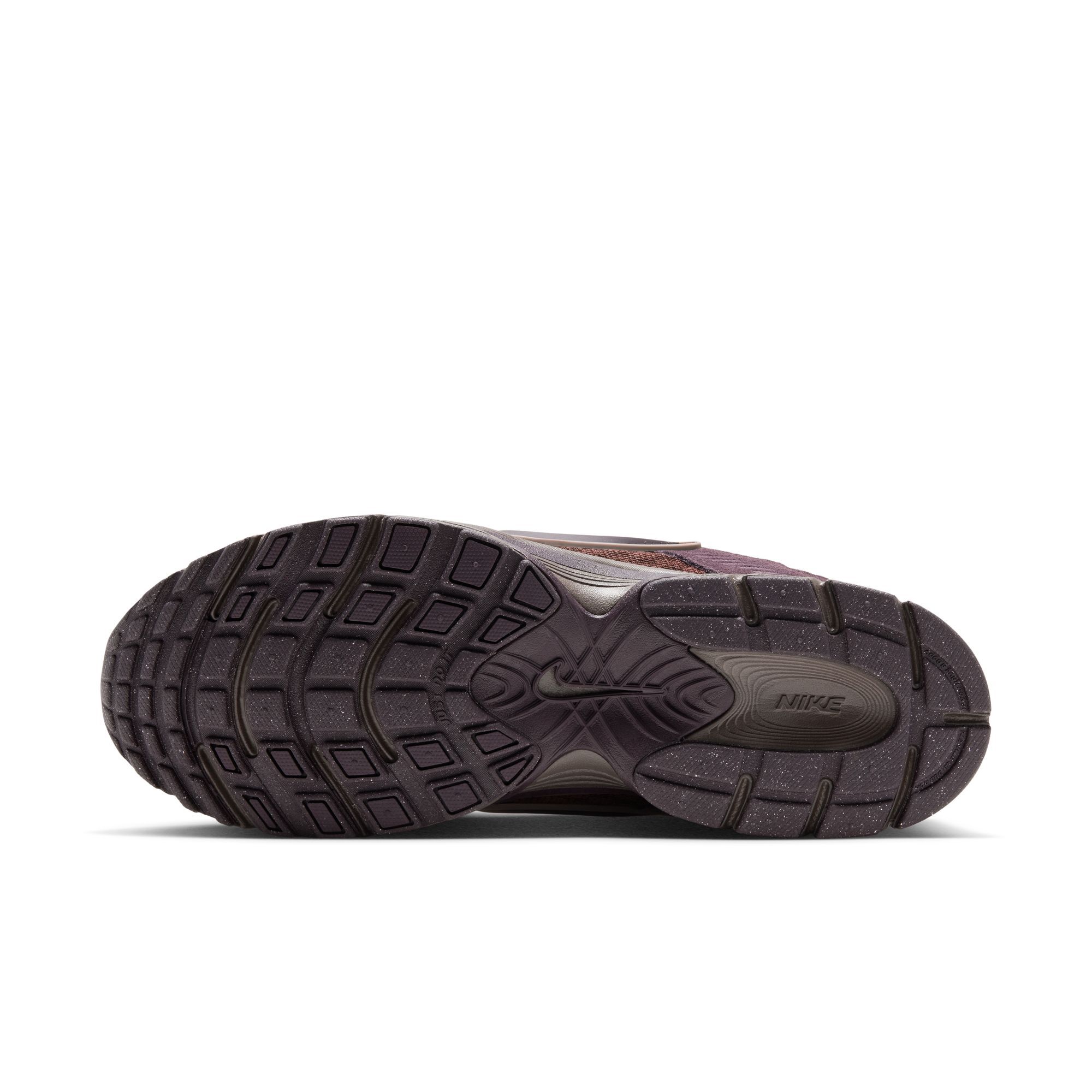Nike V5 RNR Suede image number 8
