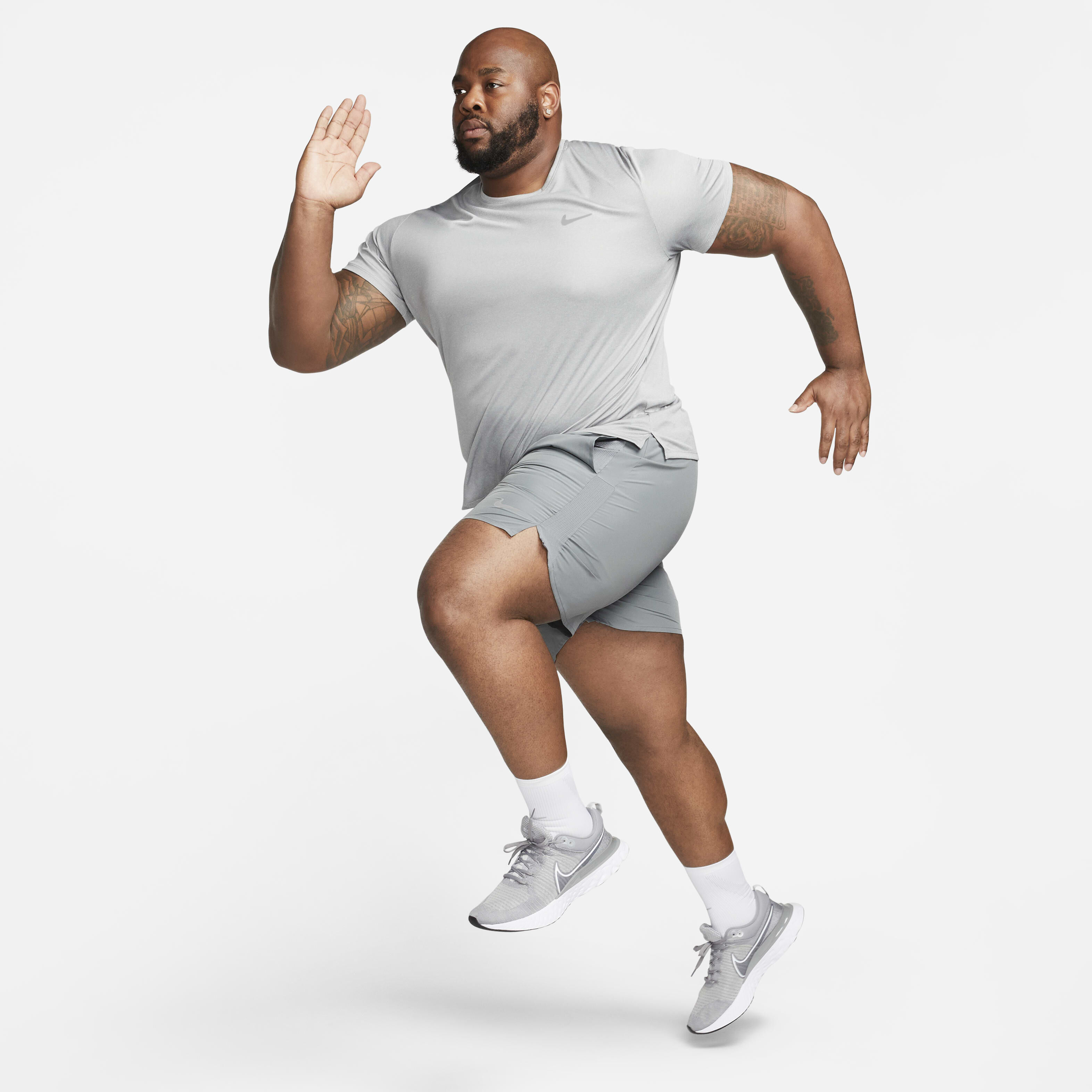 نايكي تشالنجر image number 16