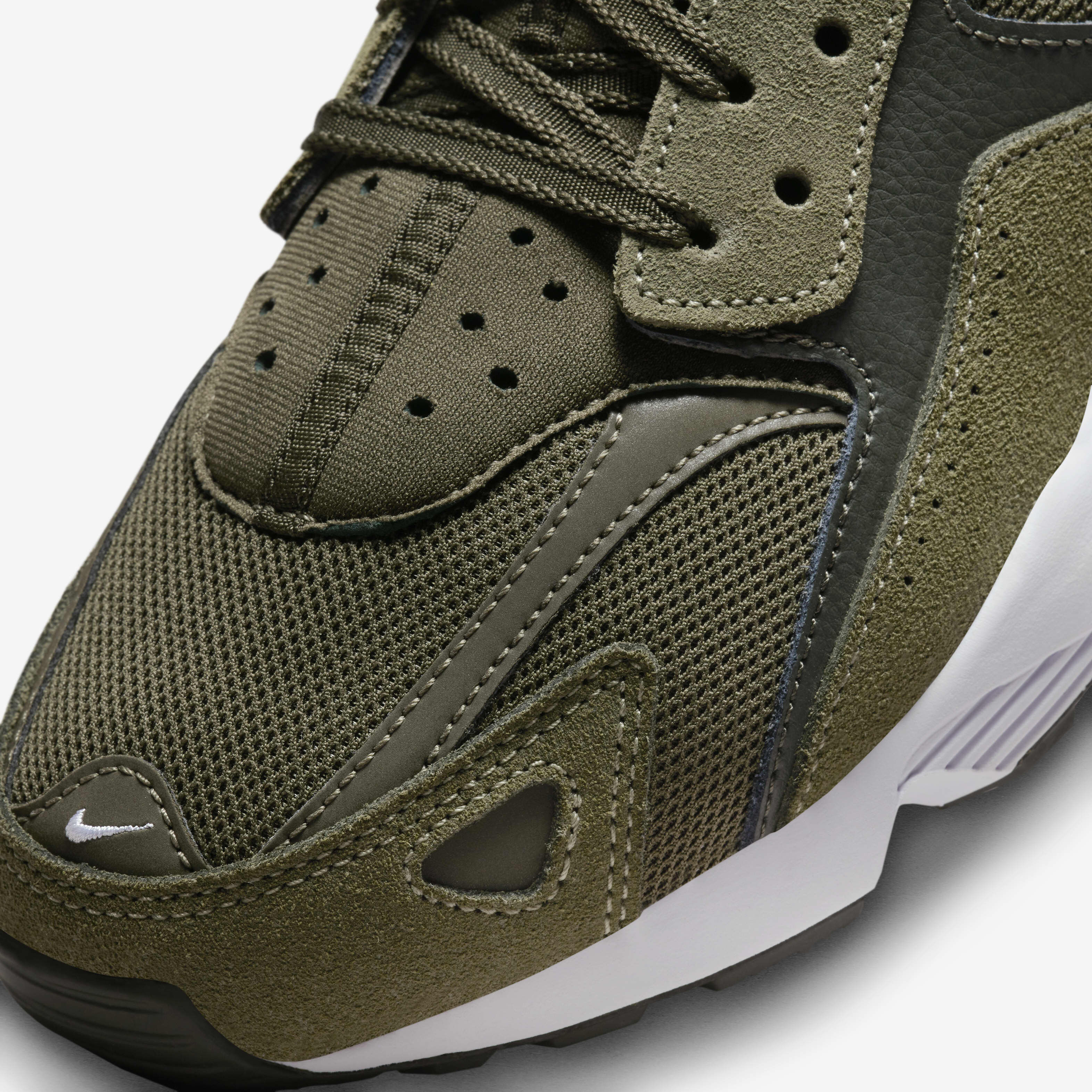 Nike Air Huarache Runner image number 6