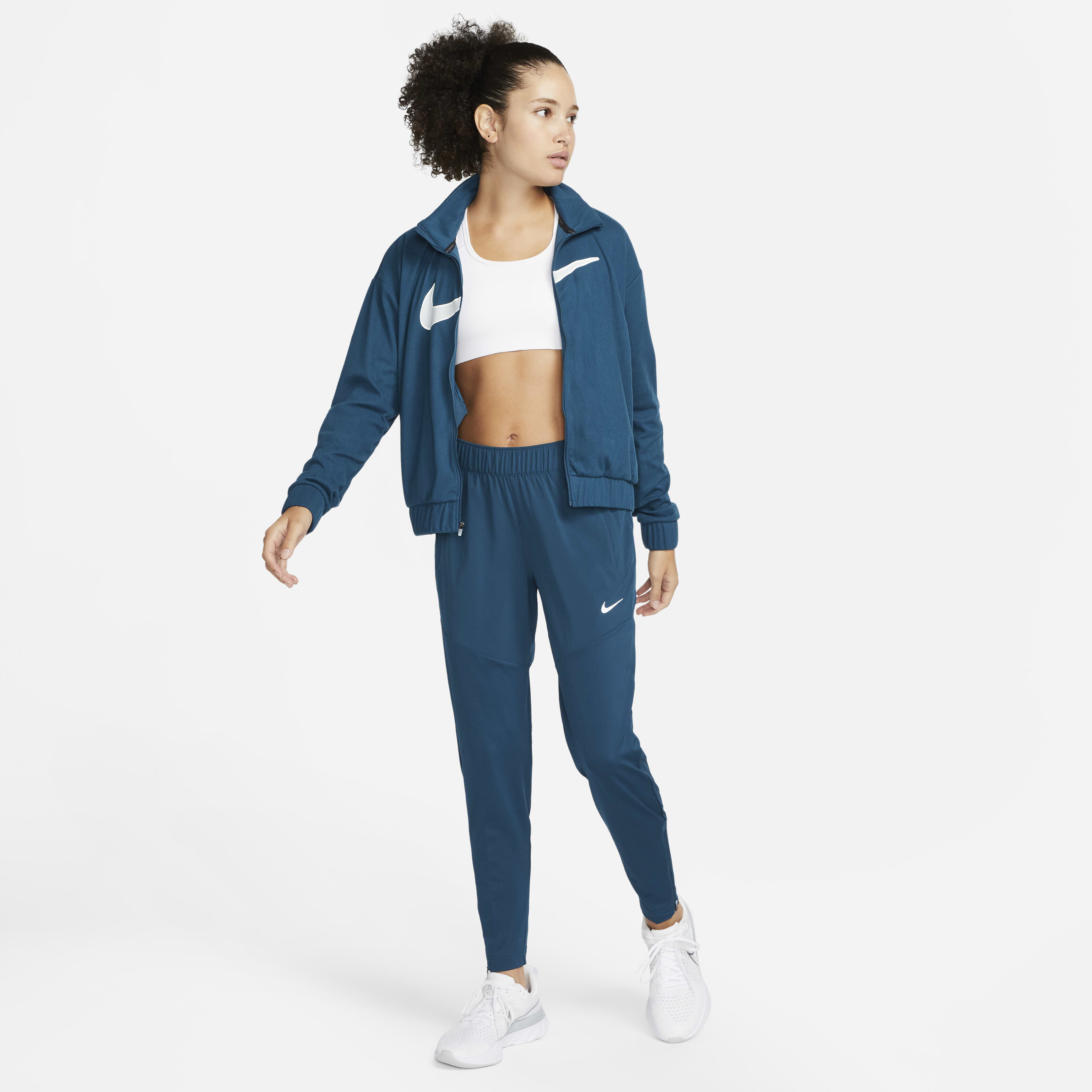 Nike Dri-FIT Swoosh Run image number 5