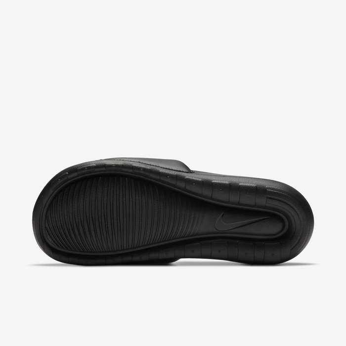 Nike Victori One image number 2 Nike Victori One image number 2