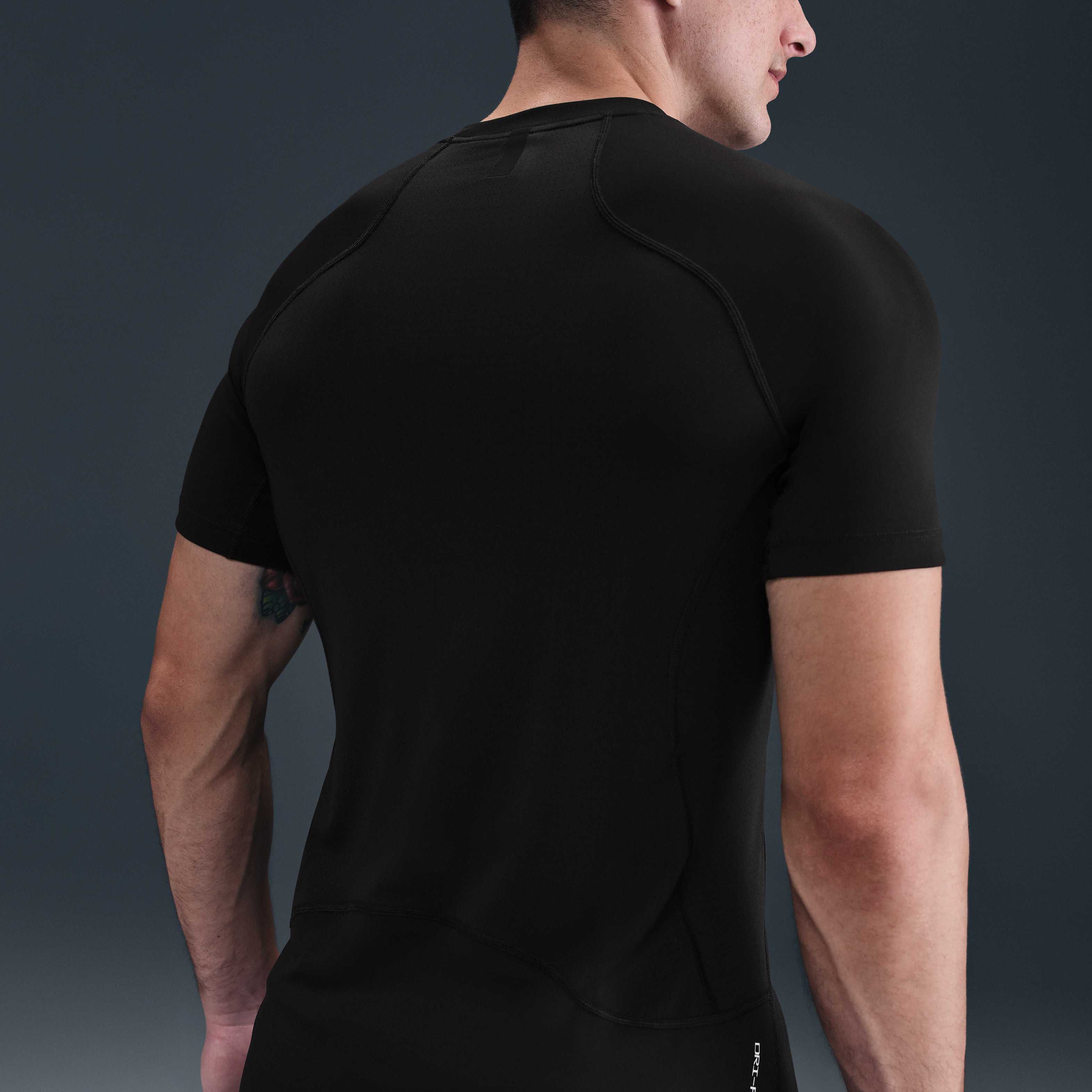 Nike Pro Training image number 1
