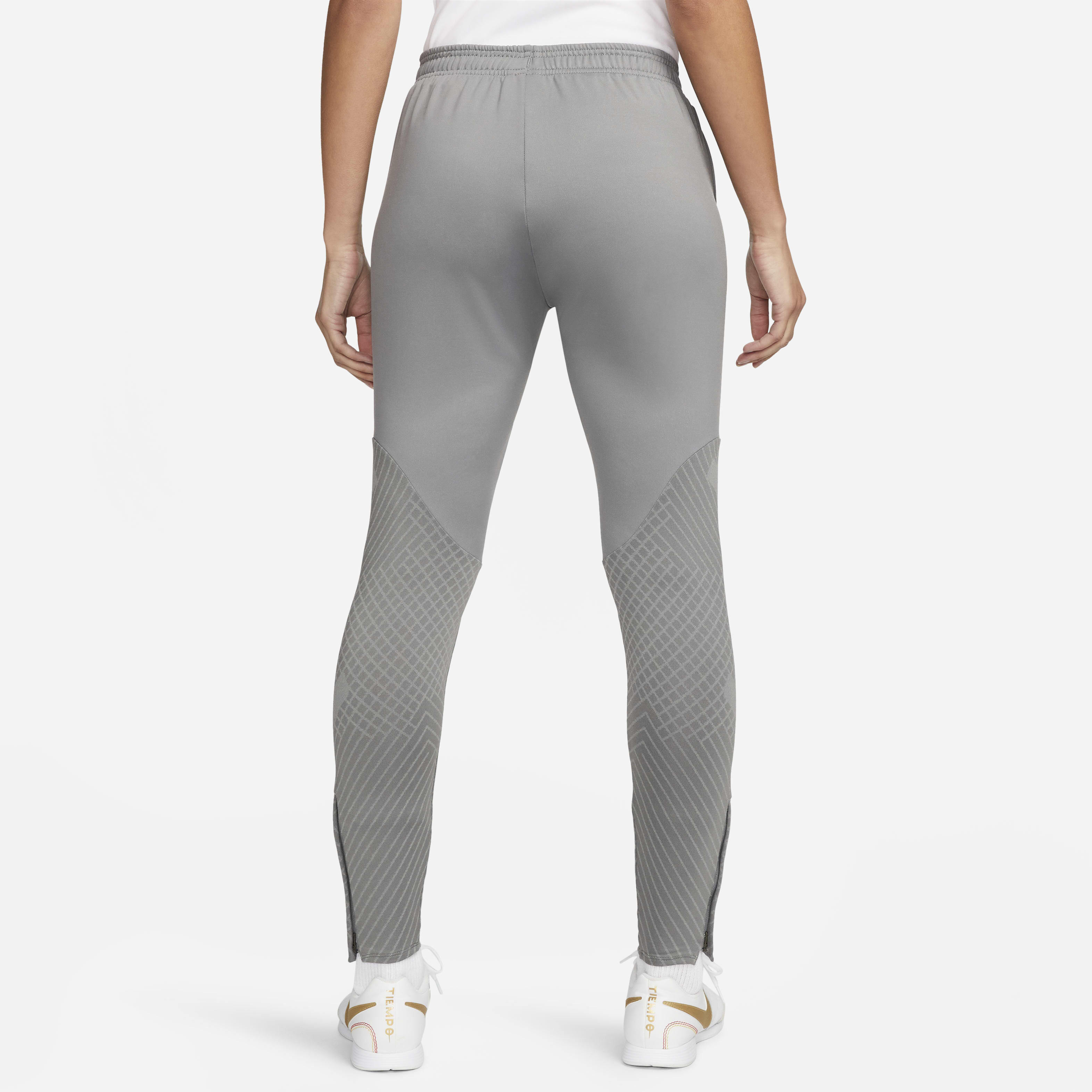 Liverpool F.C. Strike image number 1