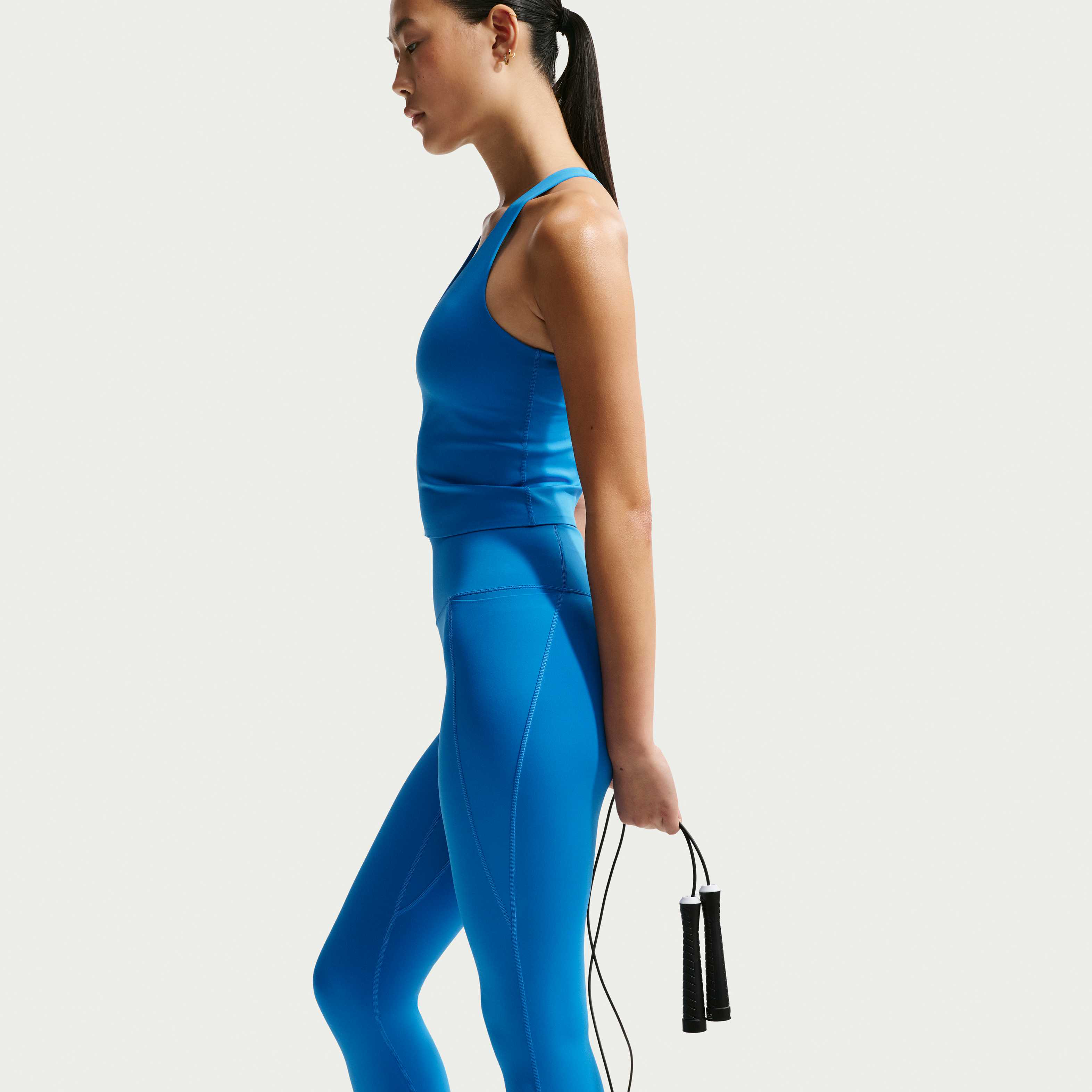 نايكي يونيفيرسا image number 3