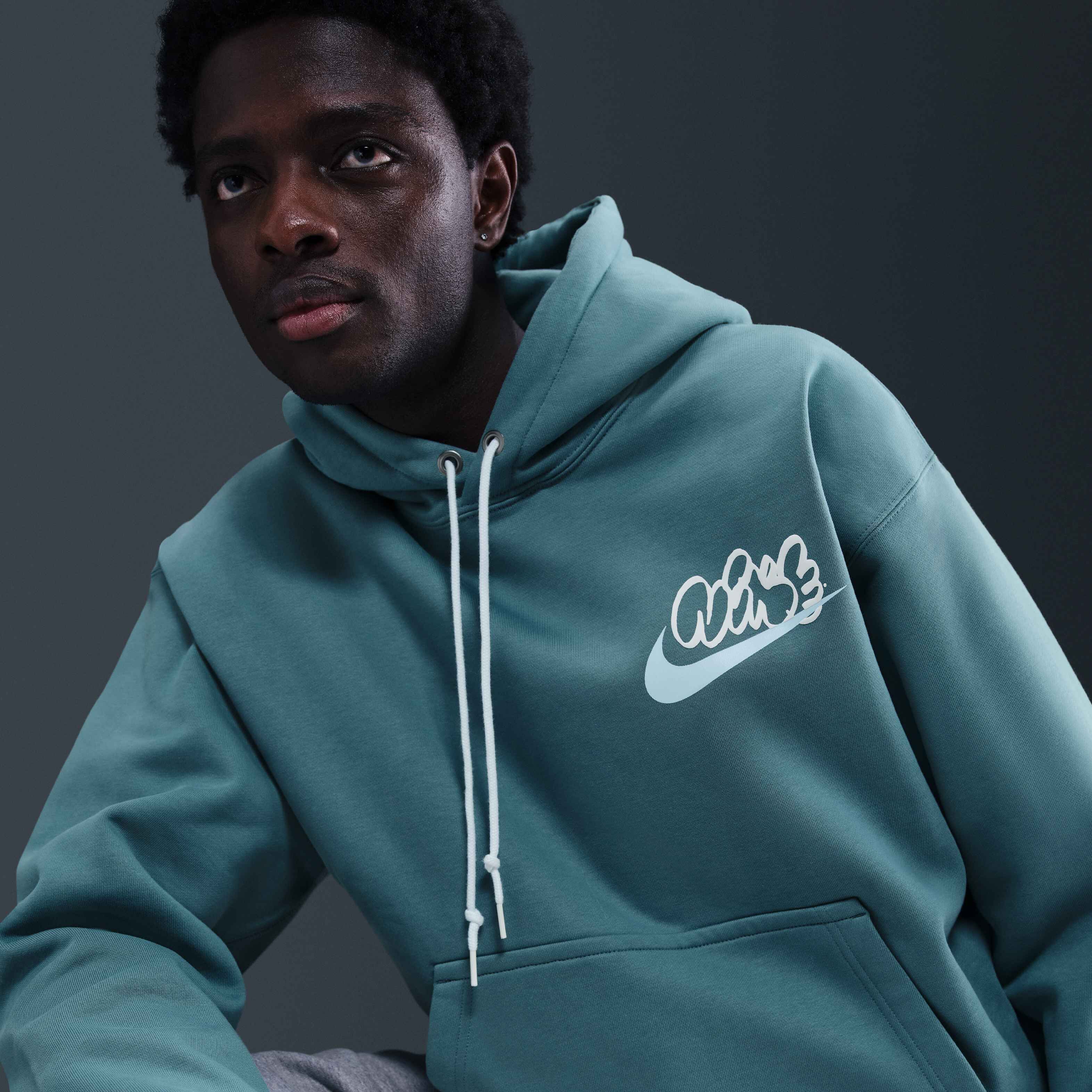 Nike Solo Swoosh image number 2