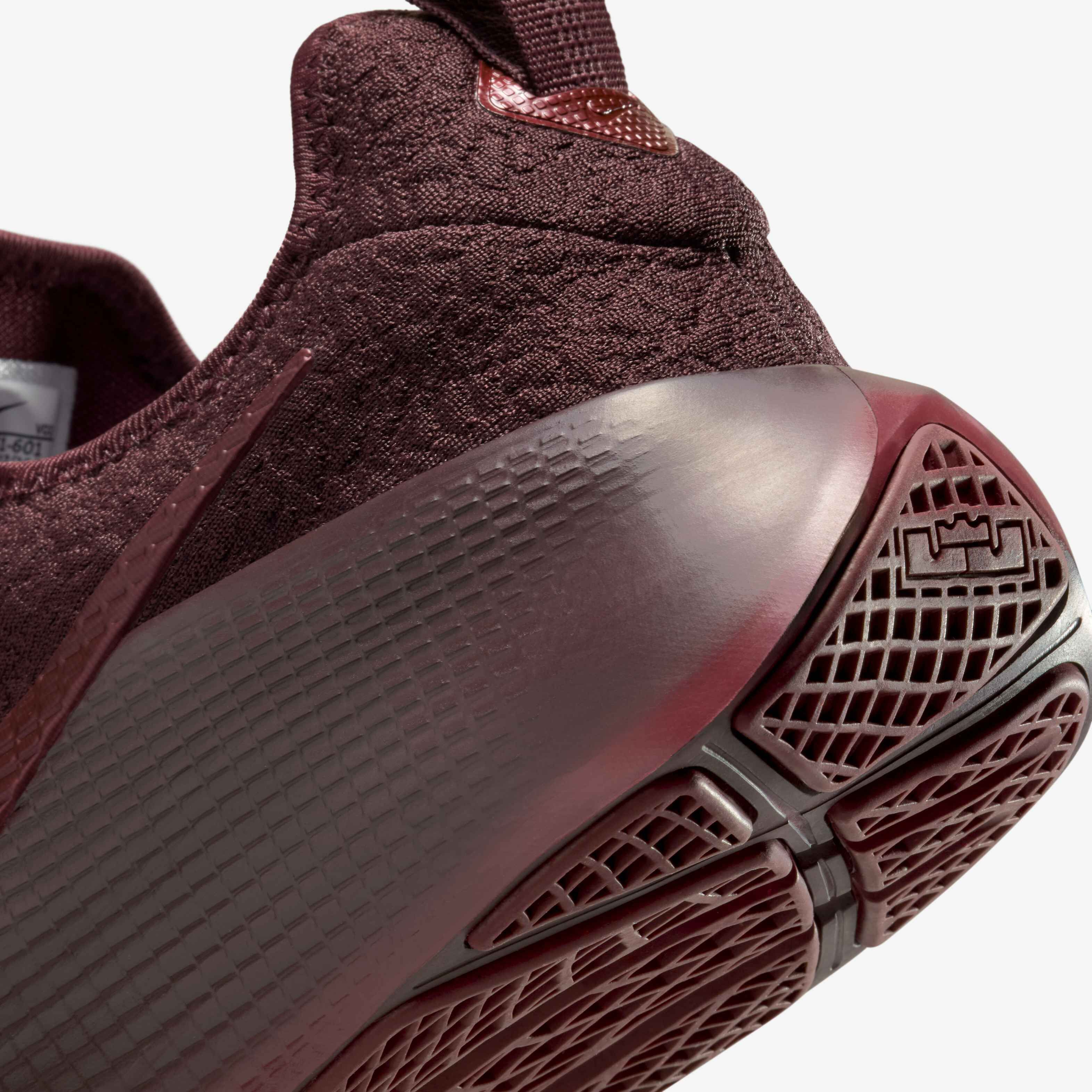 LeBron TR 1 image number 7