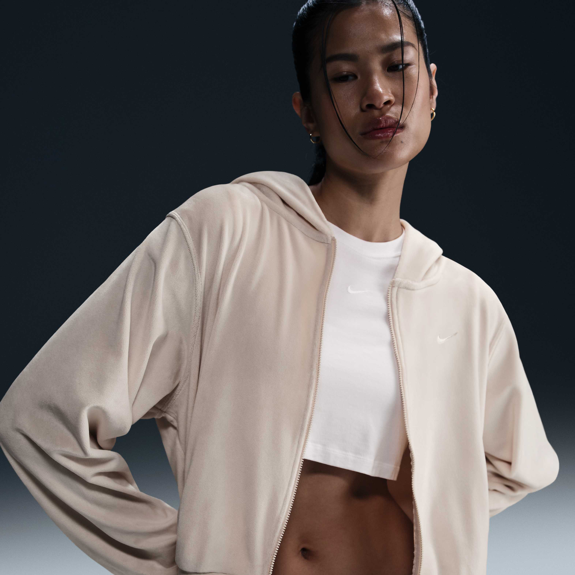 に に【NIKE】VELVET BORDER HOODIE 2815P に に様専用【NIKE】VELVET BORDER HOODIE 2815P - メルカリ