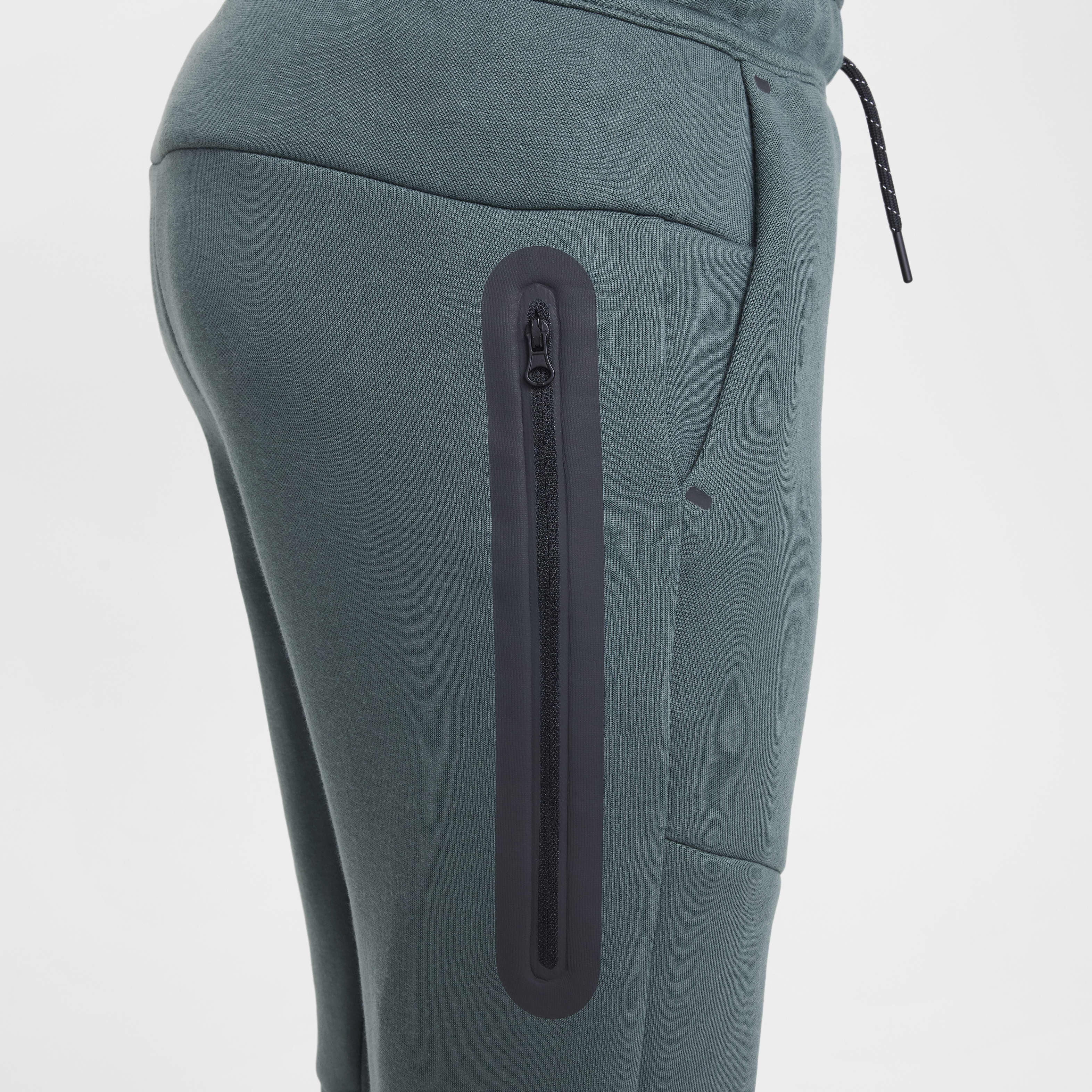 Nike Sportswear Tech Fleece image number 4