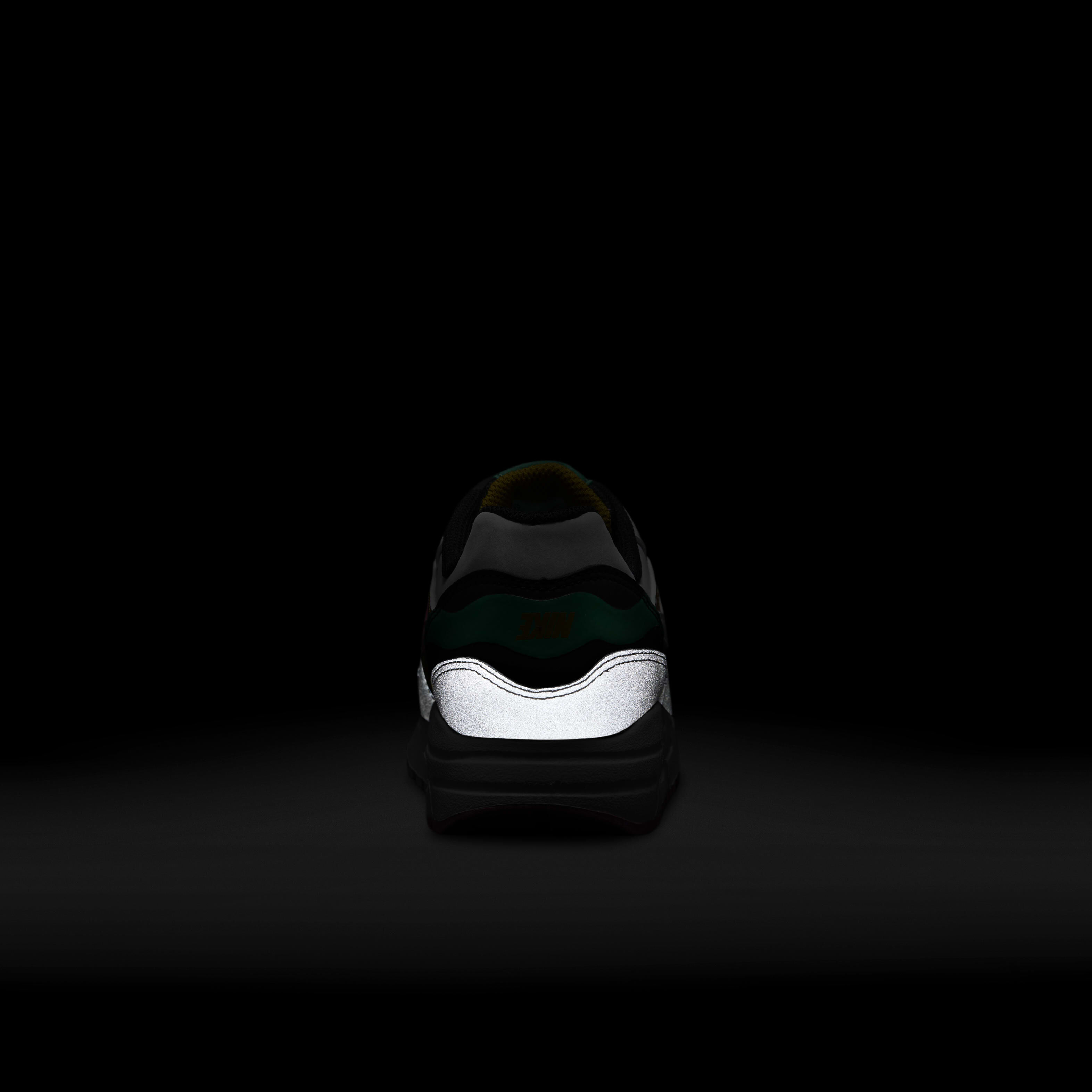 اير ماكس 1 ميد SE image number 9