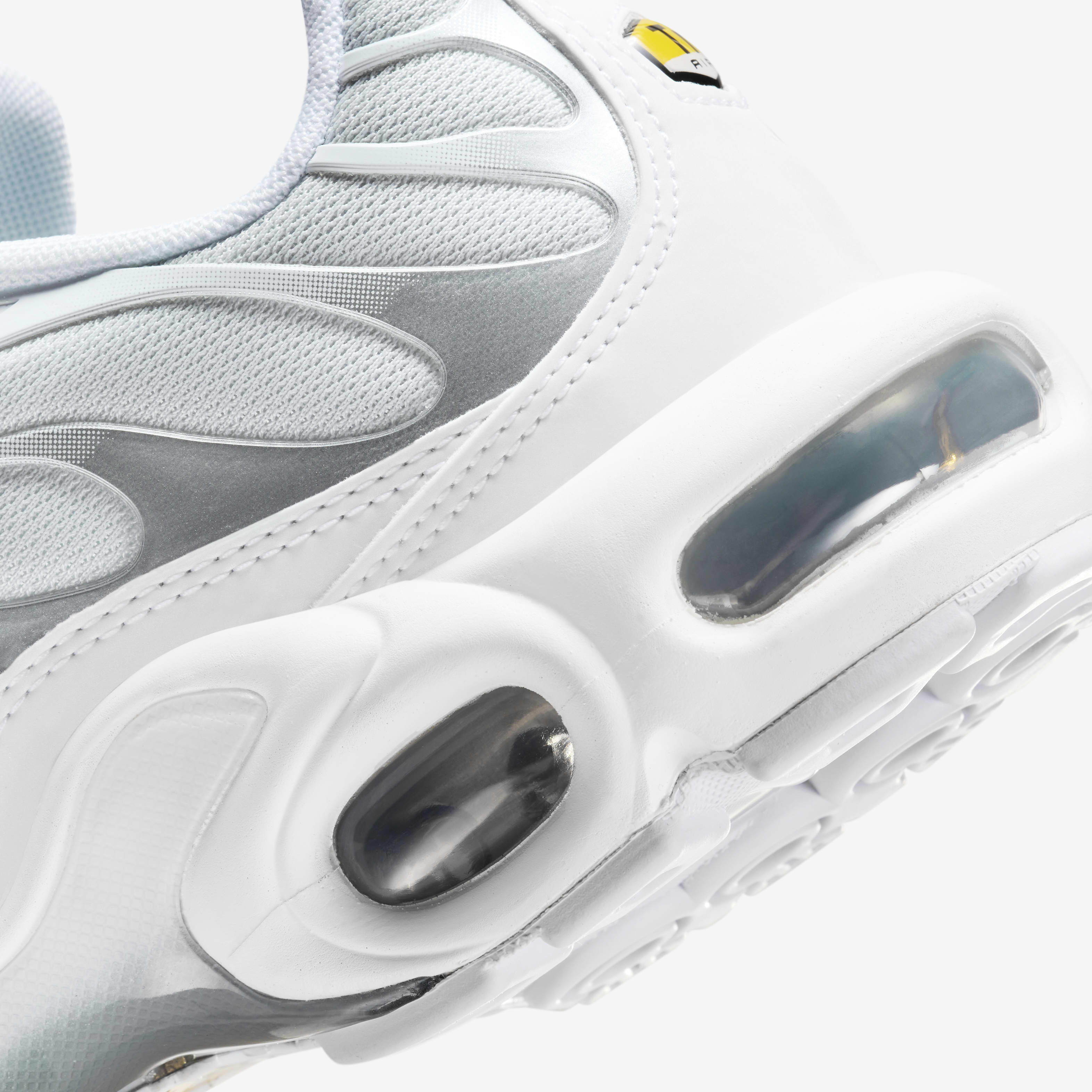 اير ماكس بلاس image number 8