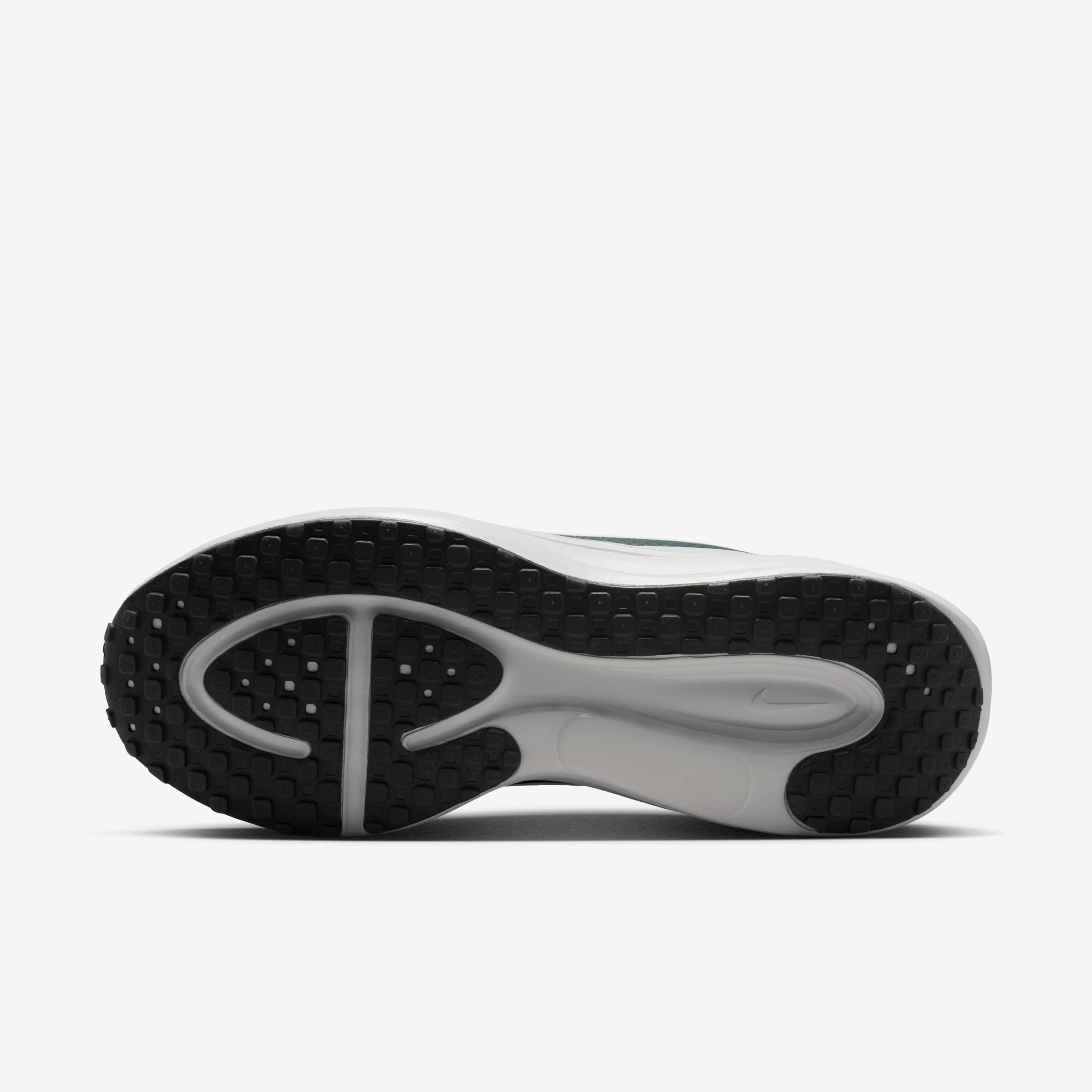 Nike Revolution 8 image number 1