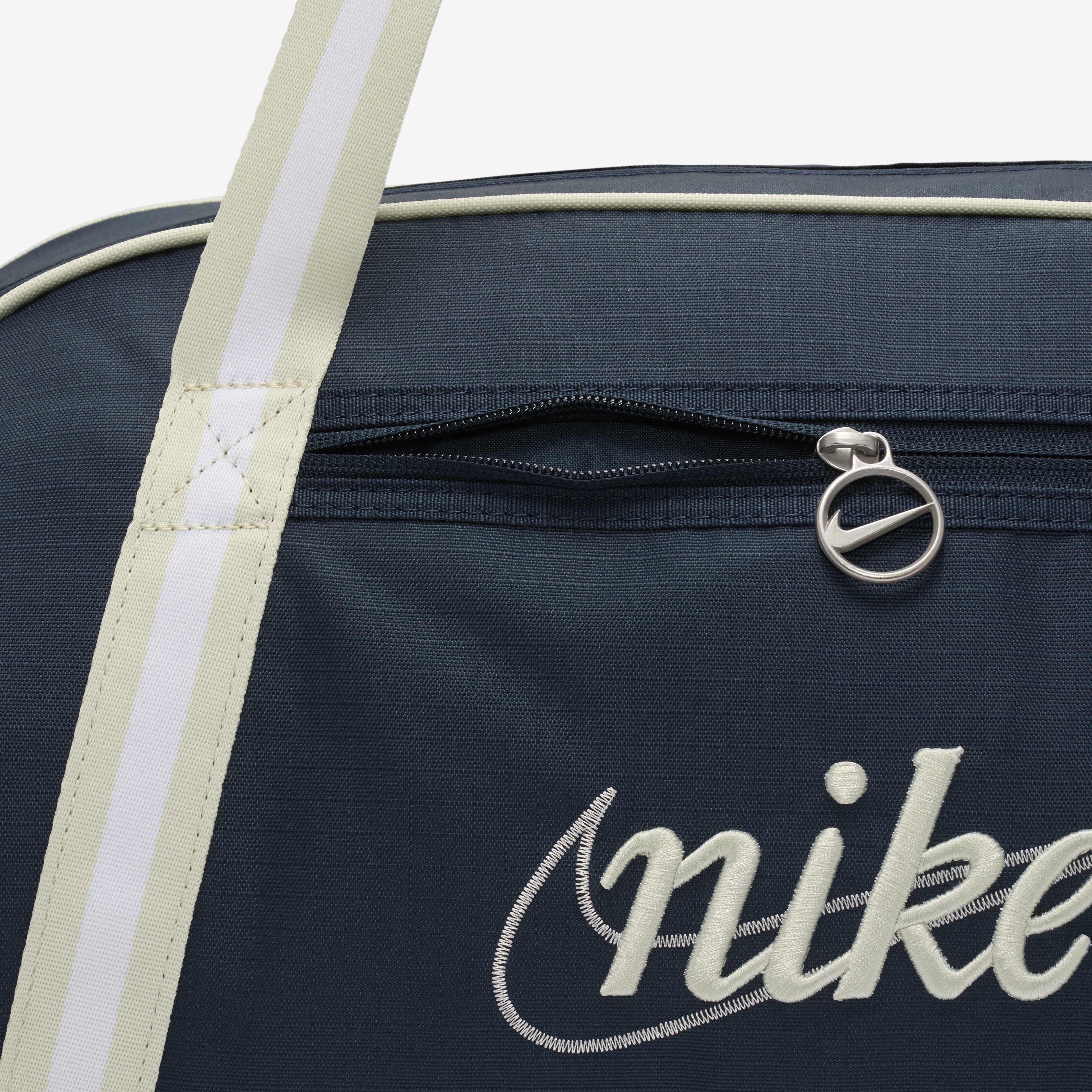 Nike Gym Club image number 6