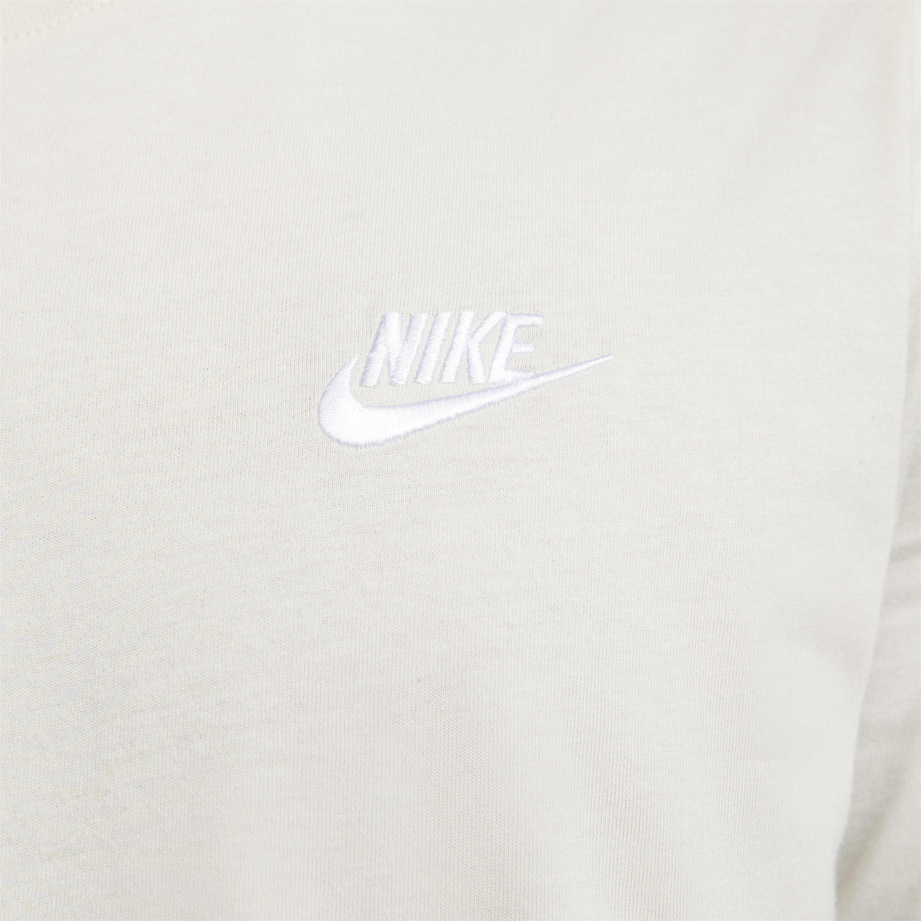 Sportswear Club Tee image number 3