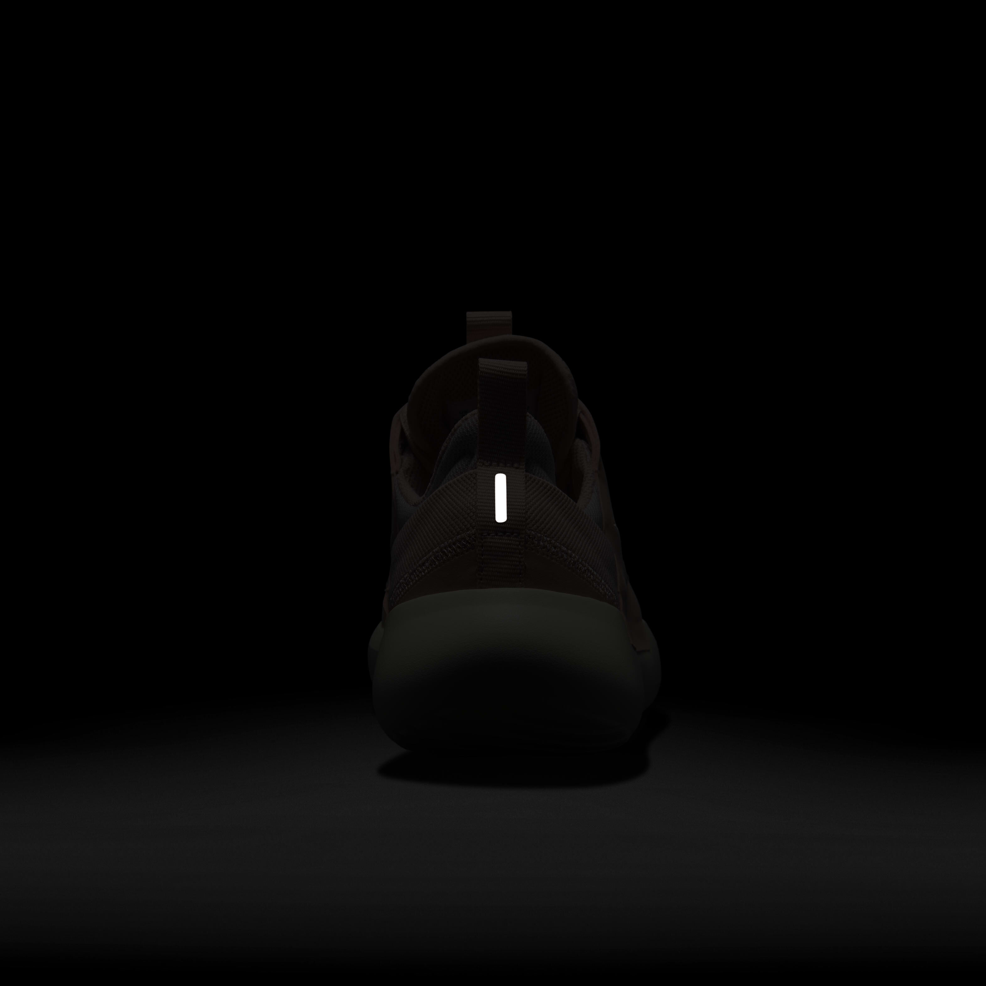 نايكي اي-سيريز AD image number 8