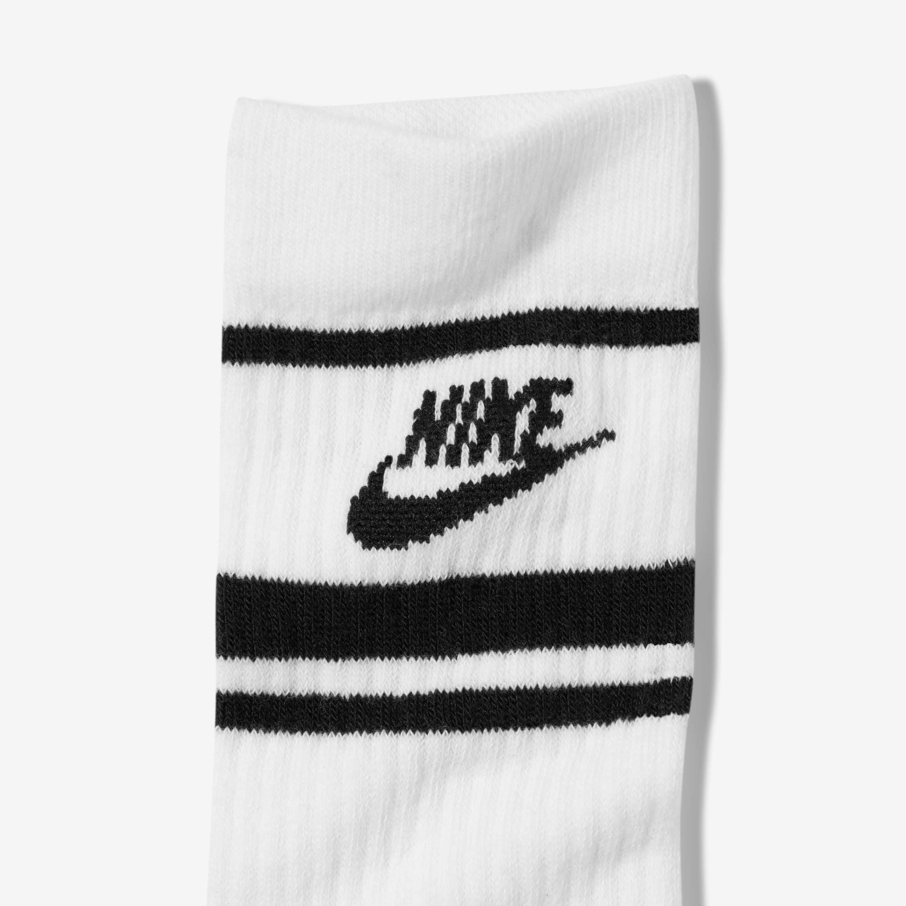 Nike Sportswear Dri-FIT Everyday Essential image number 1