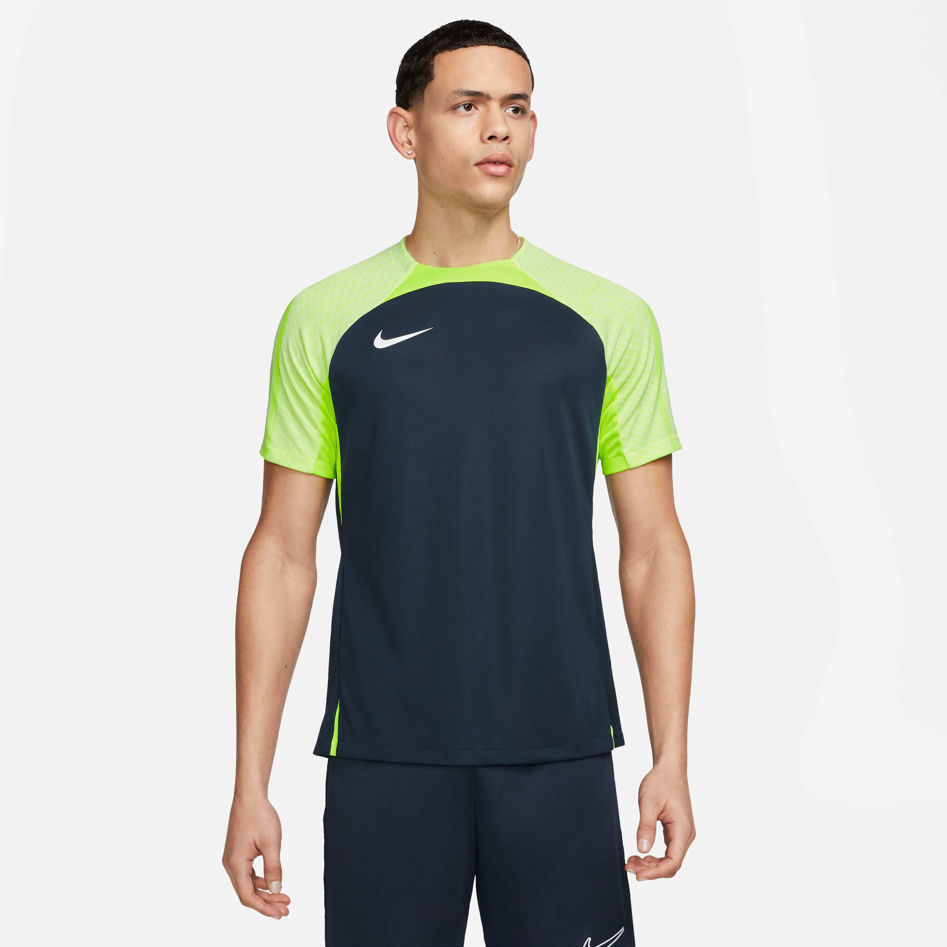 Nike Dri-FIT Strike image number 0