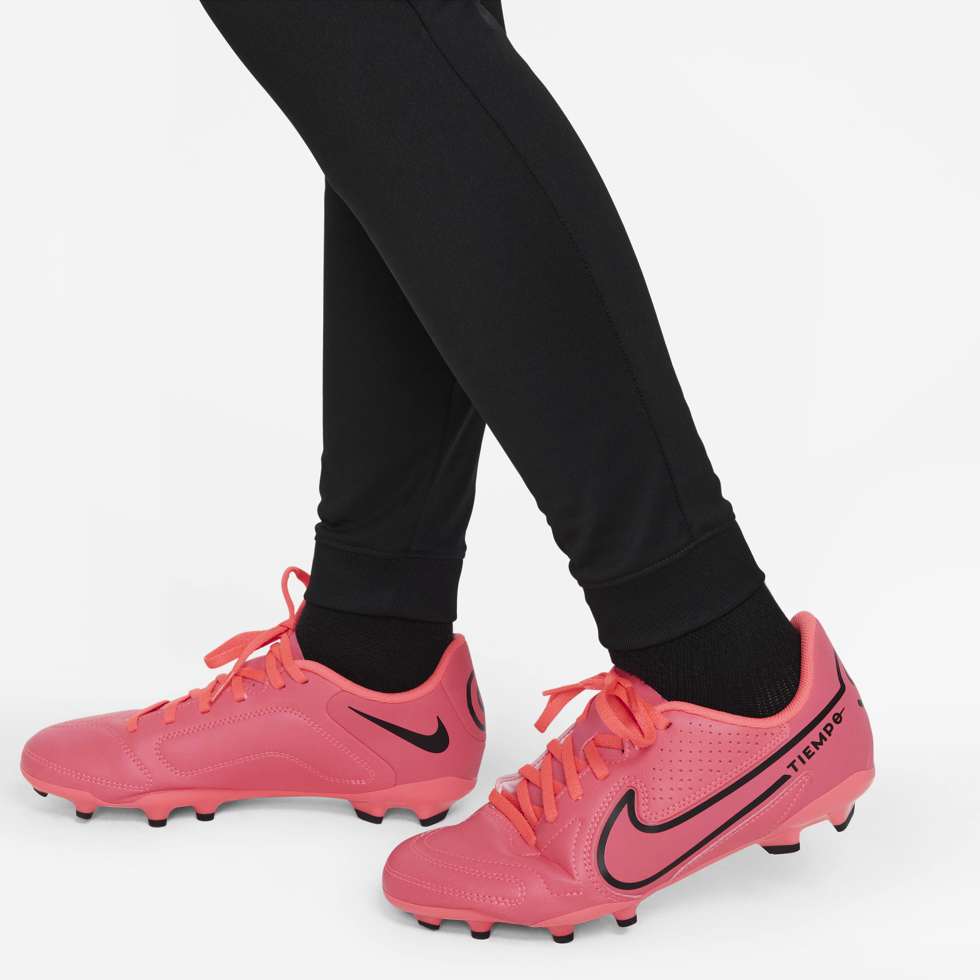 Liverpool F.C. Strike image number 9