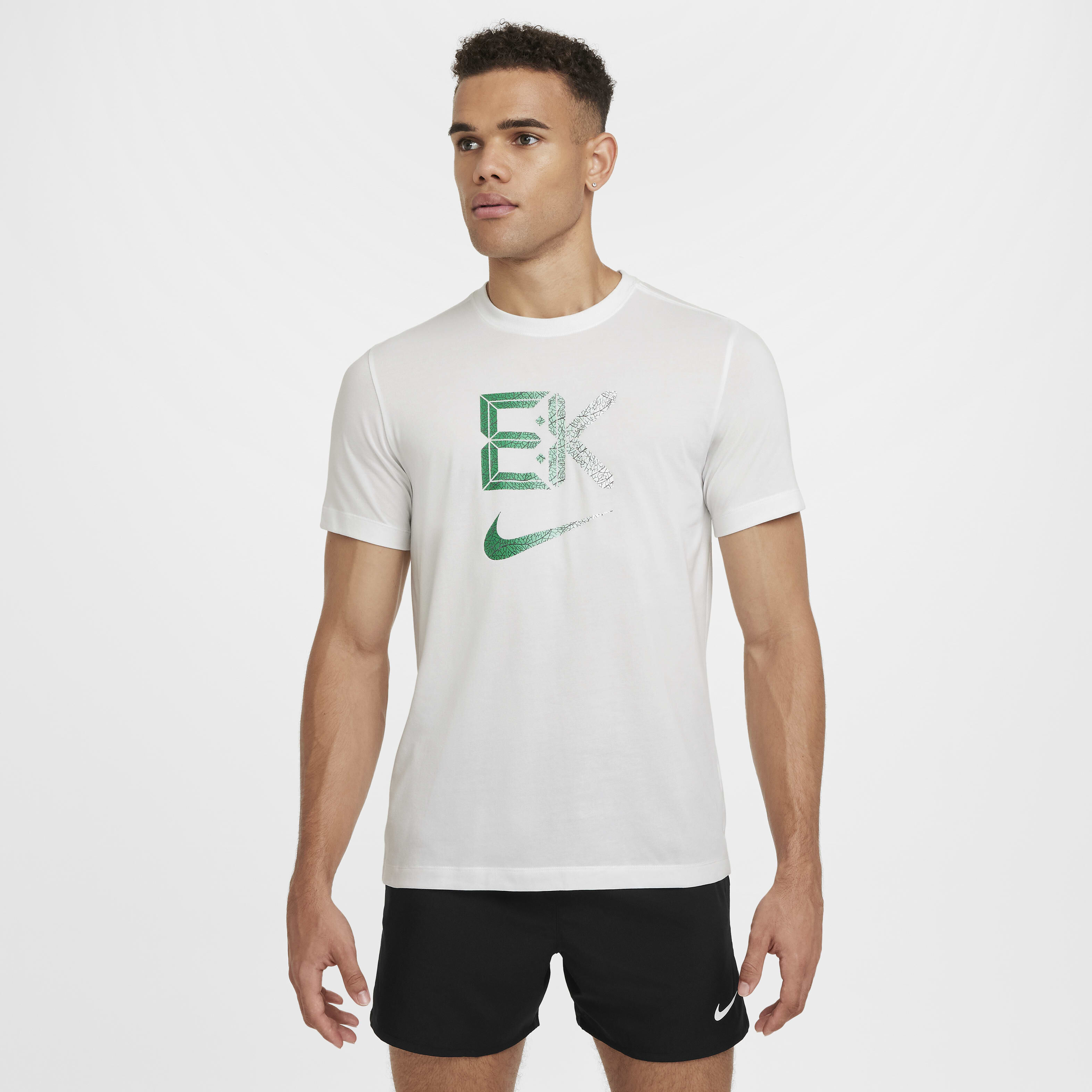 Shop Nike s T shirts for Men Online in Qatar Nike Men s T shirts