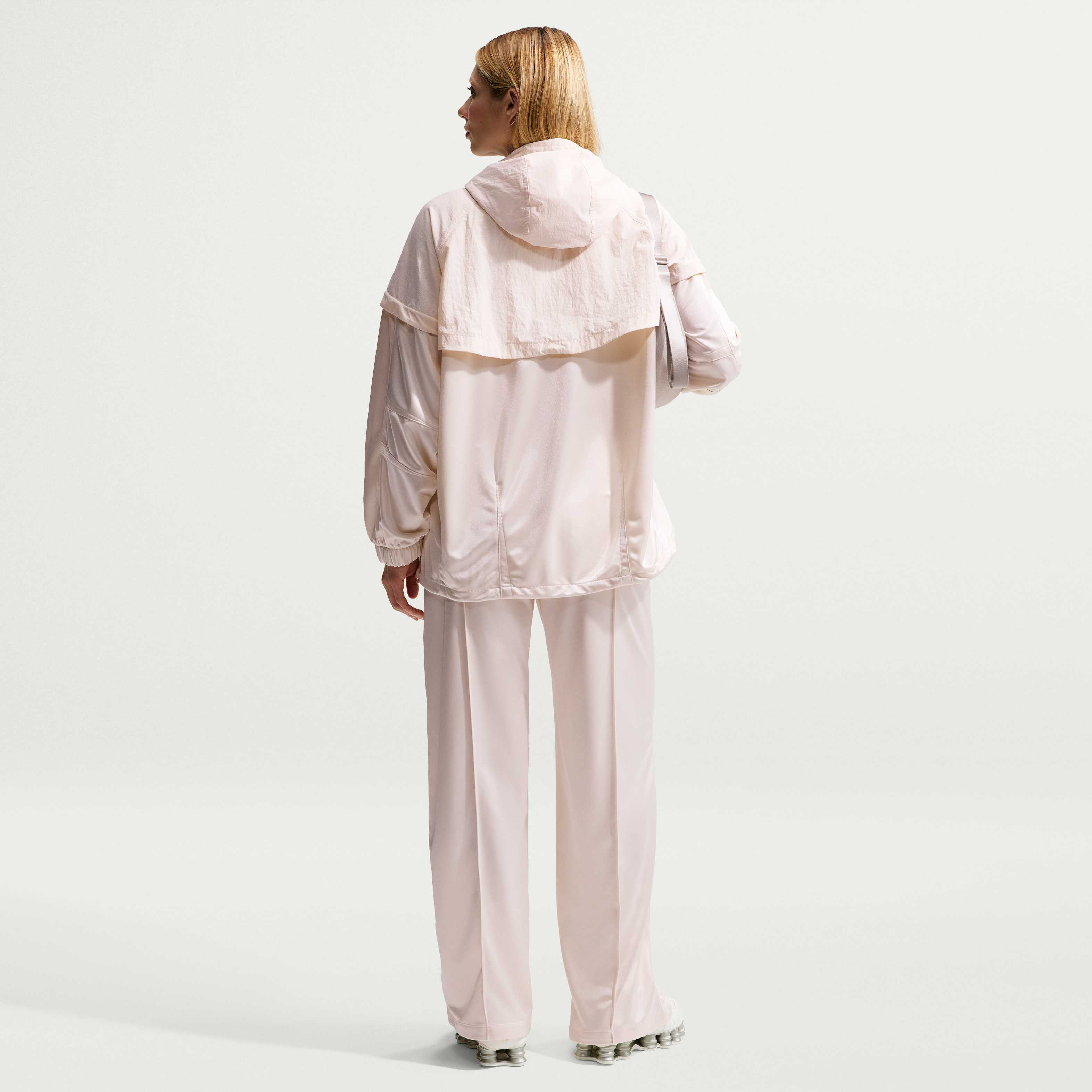 نايكي سبورتسوير image number 4