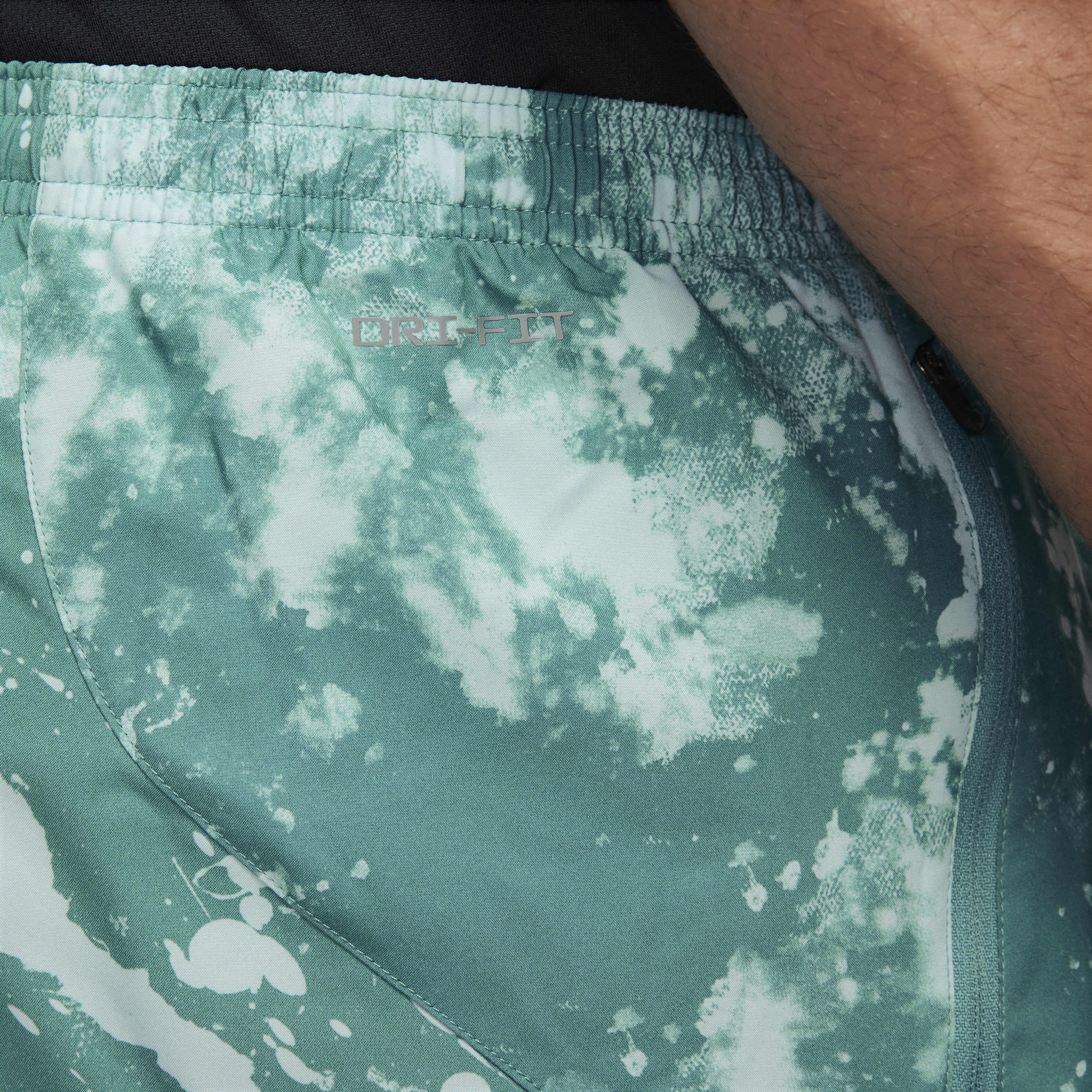 نايكي دراي-فت رن ديفيجن سترايد image number 18