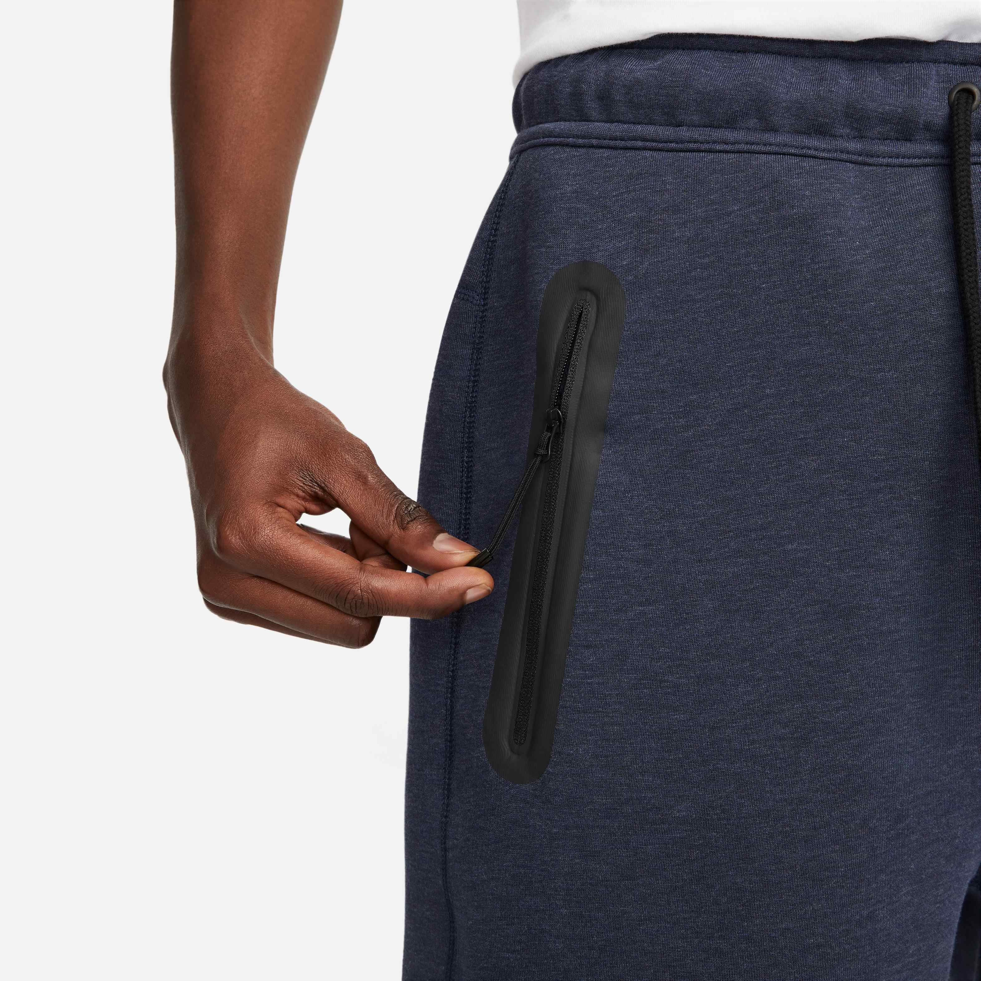 Nike Sportswear Tech Fleece image number 4