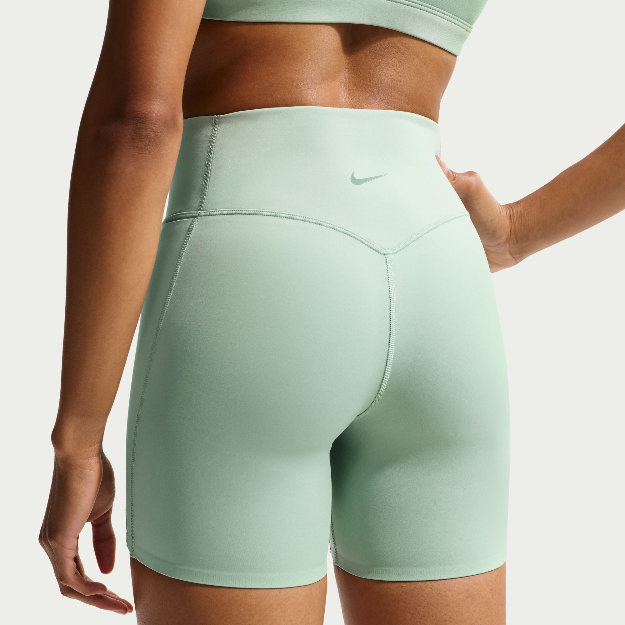 Nike Universa image number 4