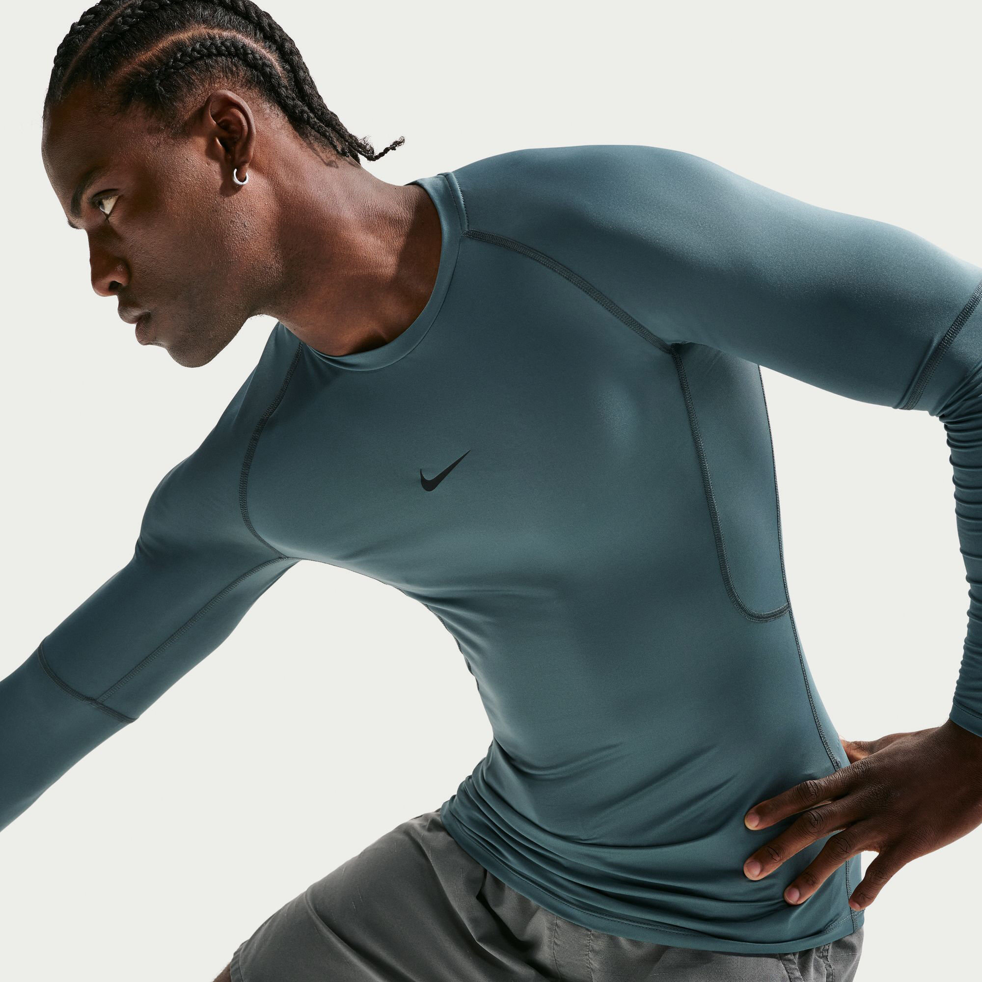 Nike Pro image number 4